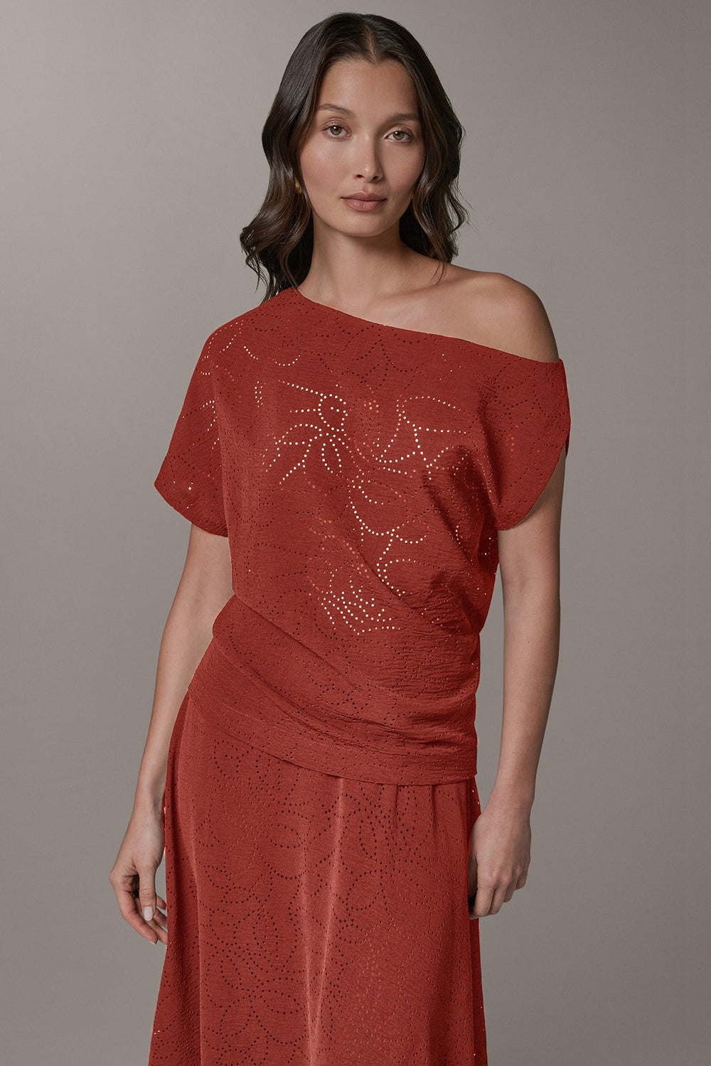 Donna Karan | SLEEVELESS ASYMMETRIC LASER CUT TOP
