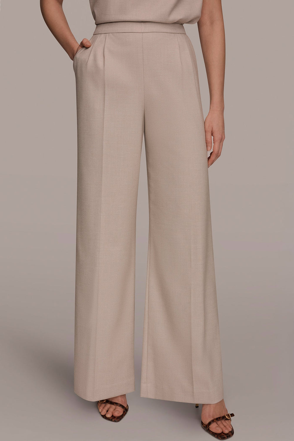Donna Karan | MID-RISE PLEATED WIDE-LEG SUIT PANT