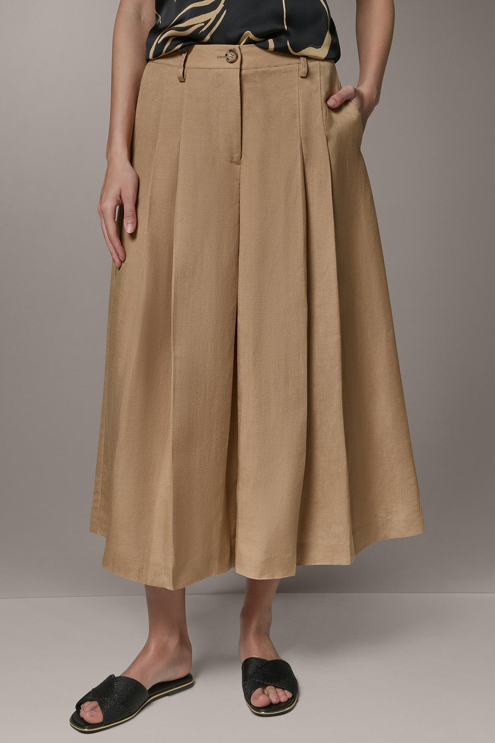 Donna Karan | EXTRA HIGH-RISE WIDE-LEG CULOTTE