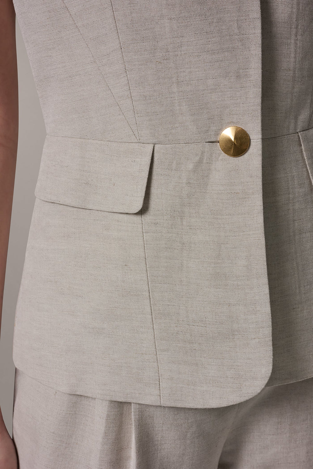 Donna Karan | COLLARLESS SUIT VEST