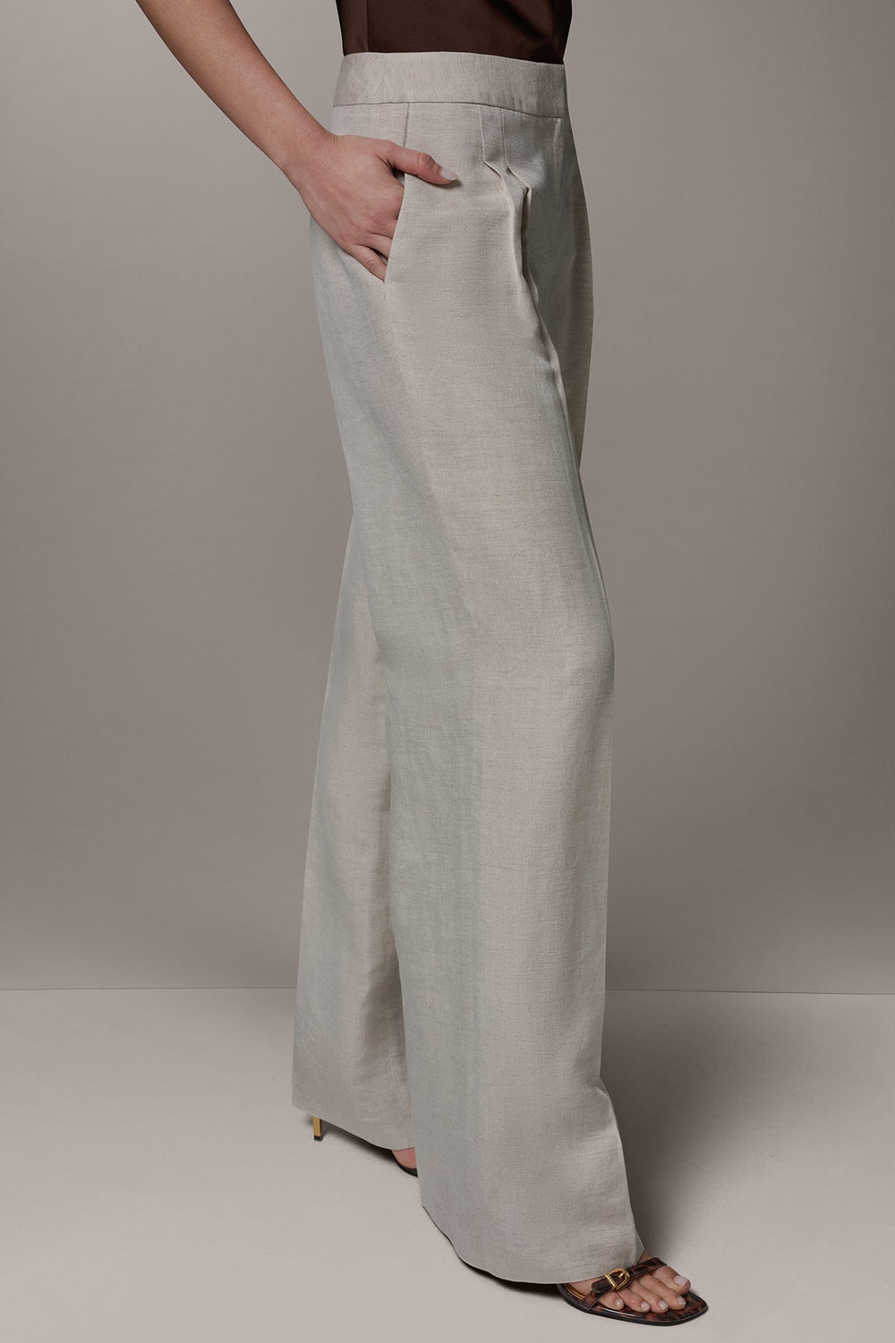 Donna Karan | MID-RISE PLEATED WIDE-LEG PANT