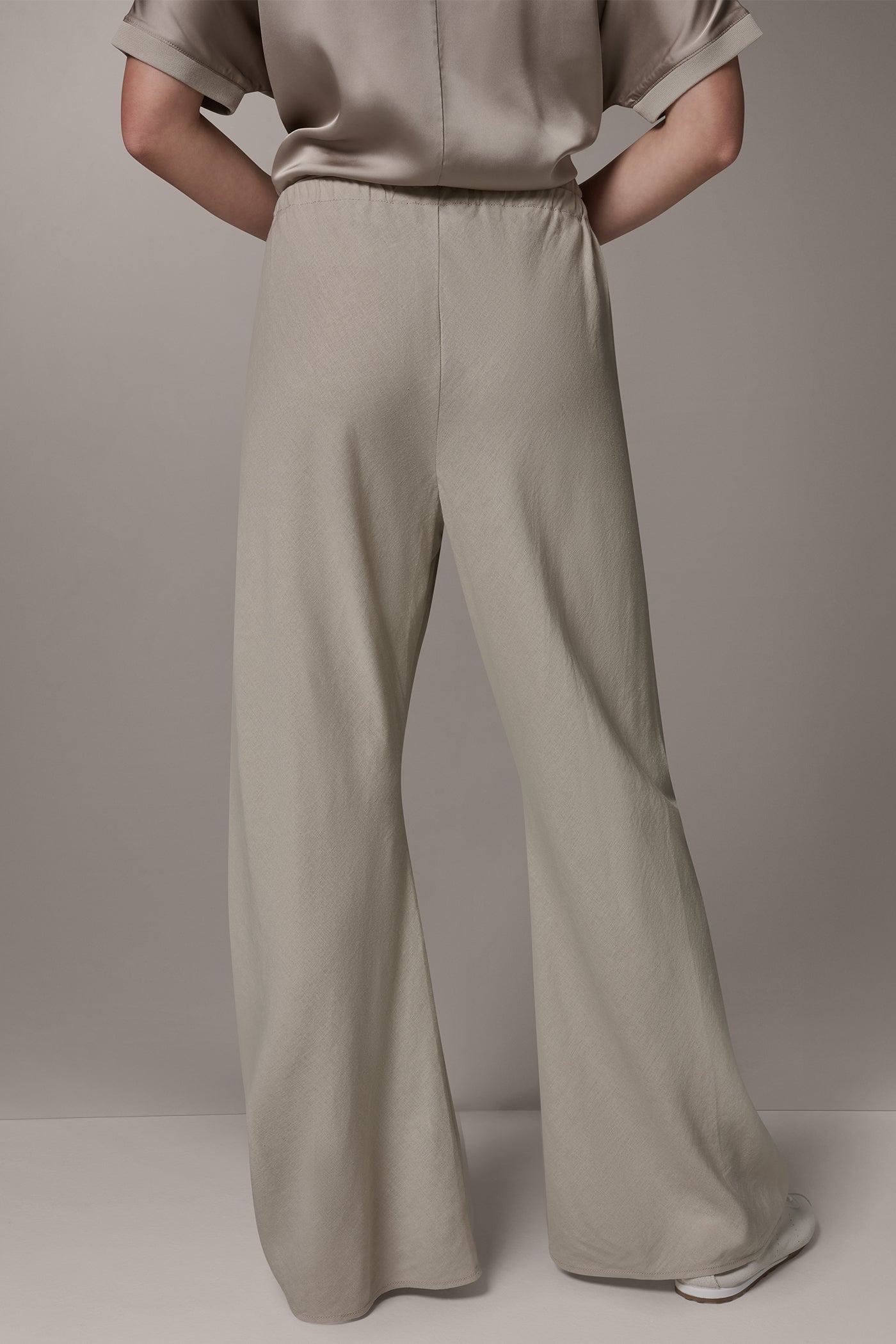 Donna Karan | MID-RISE RELAXED ANKLE PANT