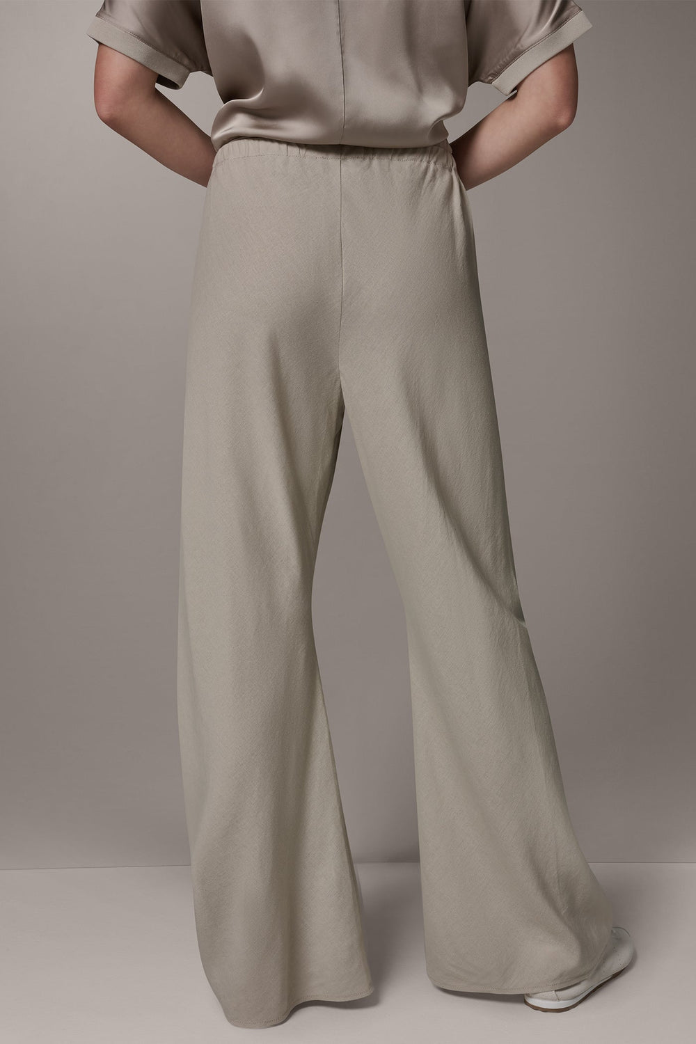 Donna Karan | MID-RISE RELAXED ANKLE PANT