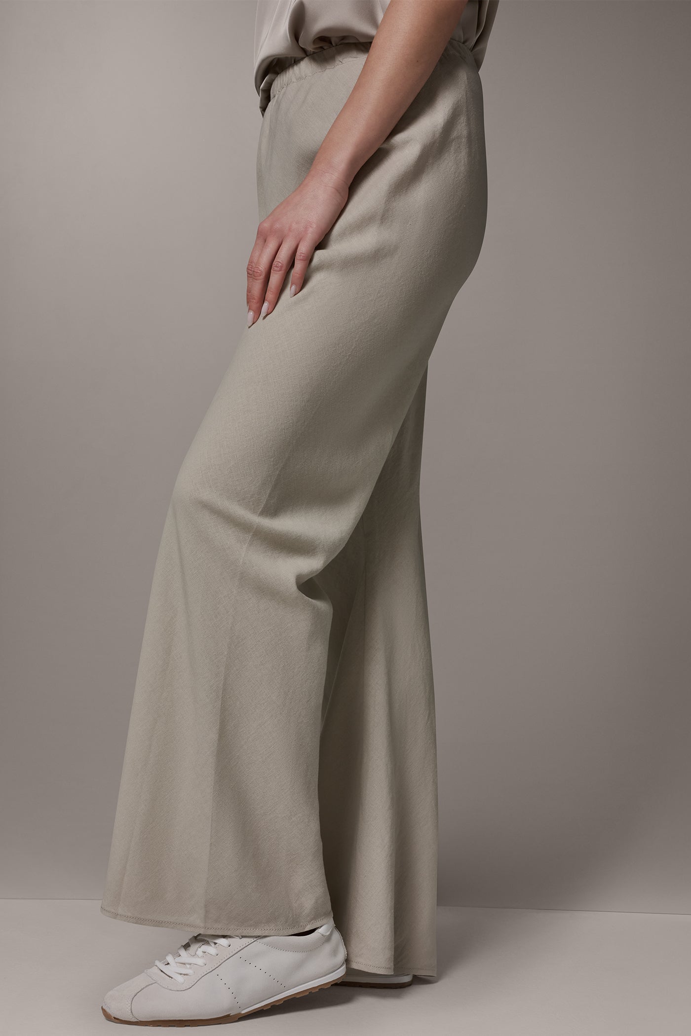 Donna Karan | MID-RISE RELAXED ANKLE PANT