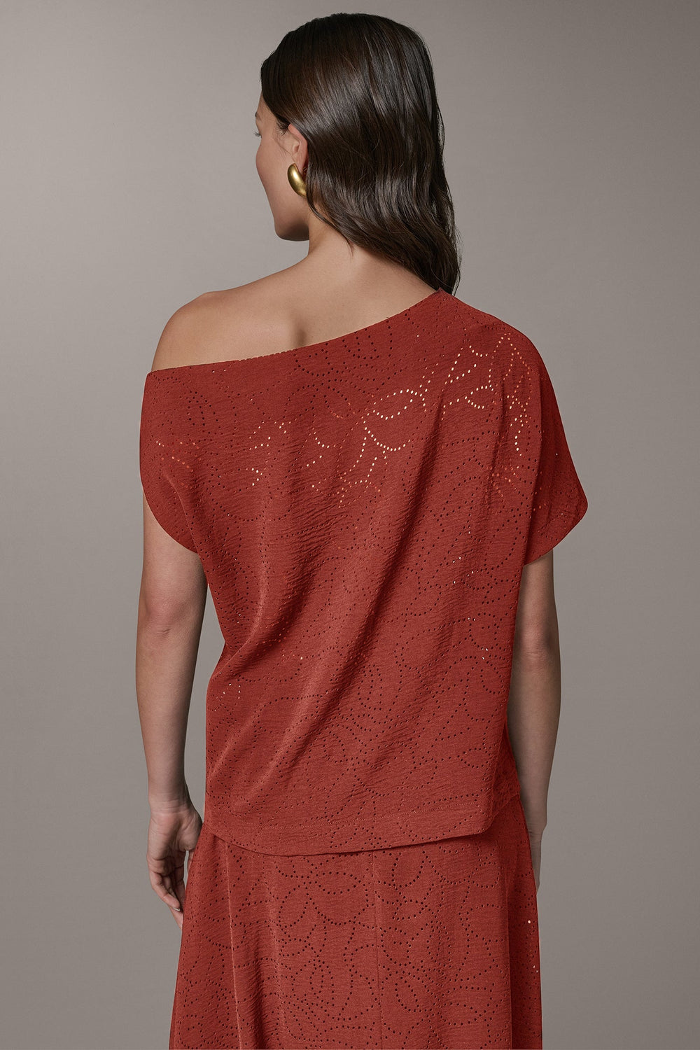 Donna Karan | SLEEVELESS ASYMMETRIC LASER CUT TOP
