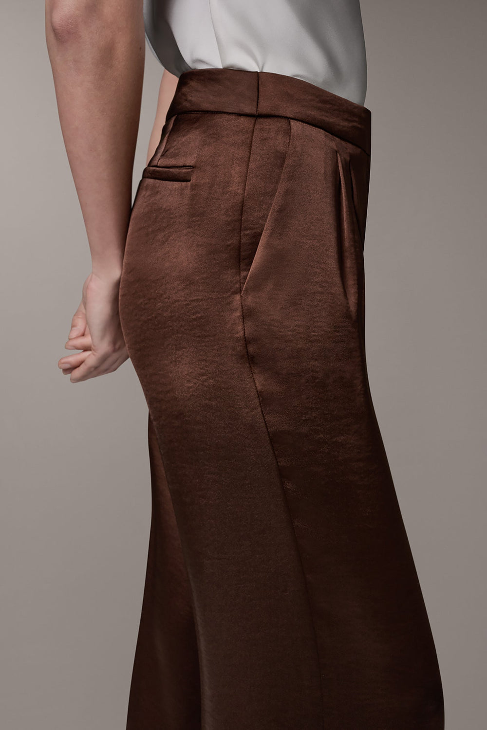 Donna Karan | MID-RISE PLEATED WIDE-LEG PANT