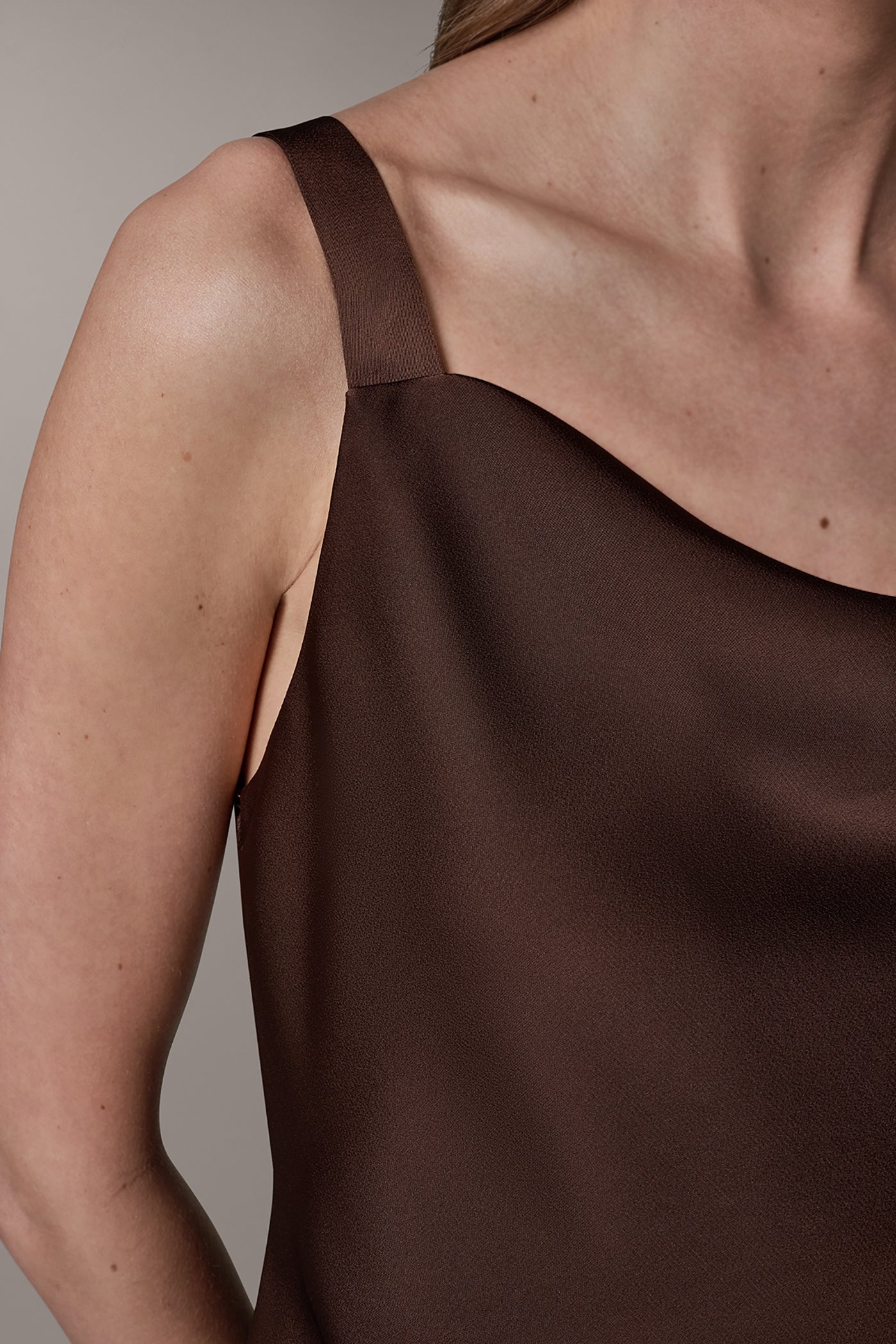 Donna Karan | SLEEVELESS COWL NECK CAMI