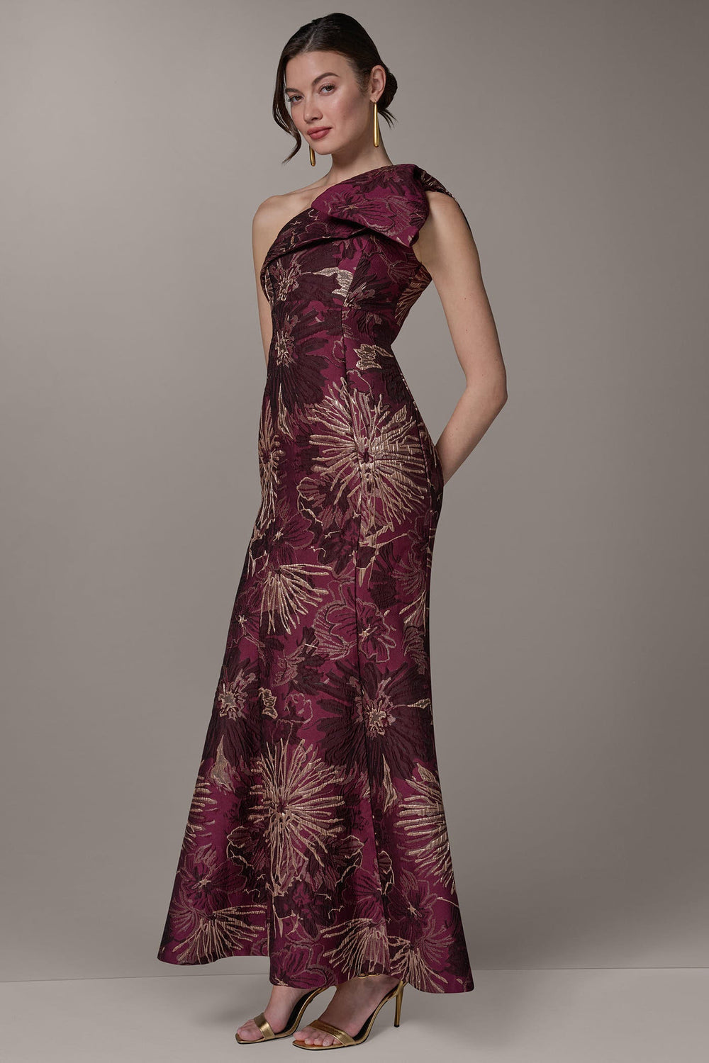 Donna Karan | ONE SHOULDER FLORAL TRUMPET GOWN