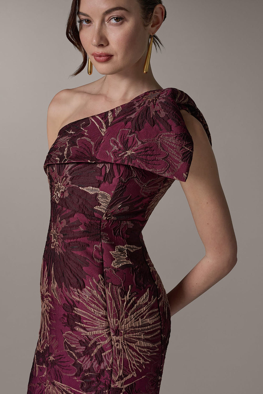 Donna Karan | ONE SHOULDER FLORAL TRUMPET GOWN