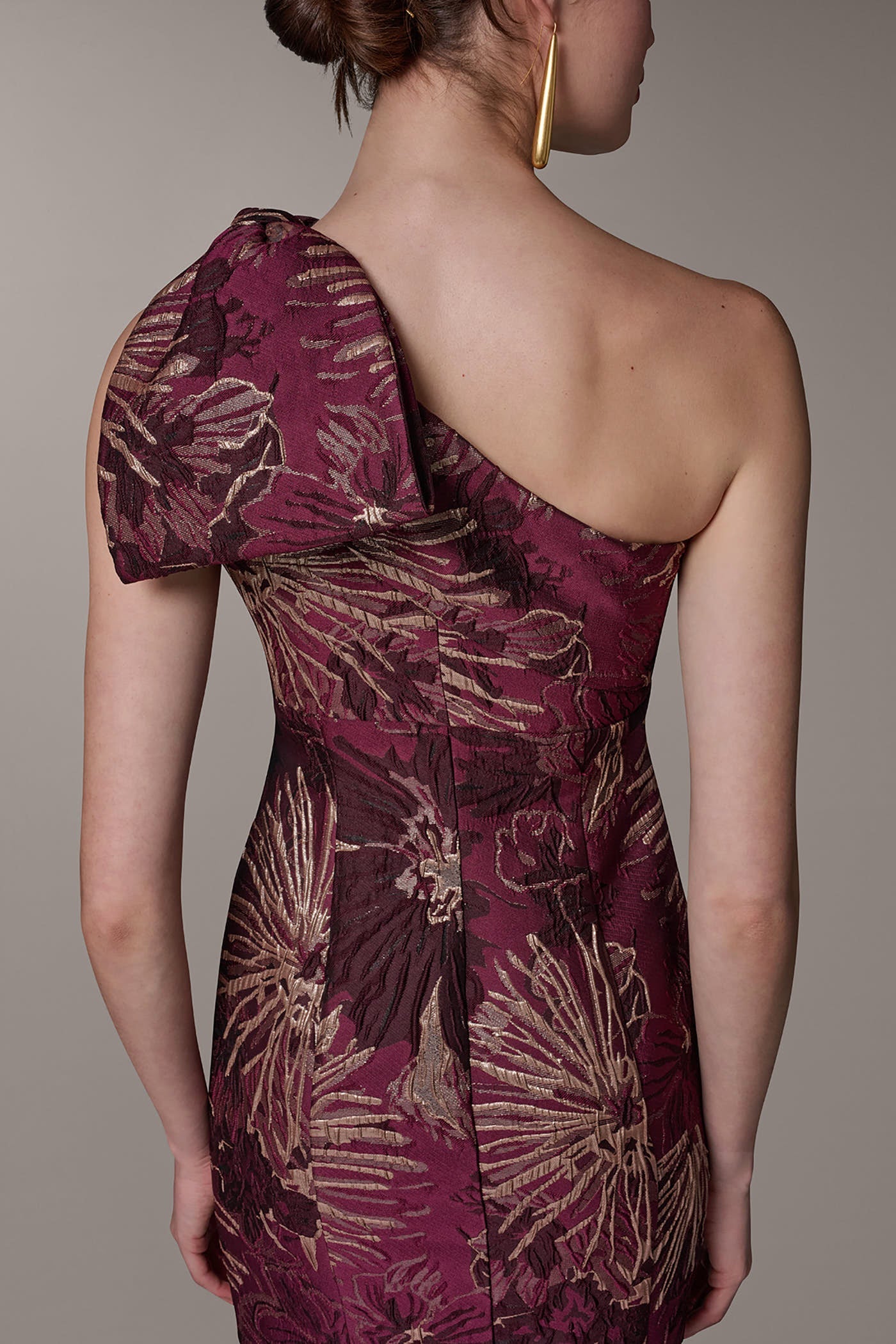 Donna Karan | ONE SHOULDER FLORAL TRUMPET GOWN
