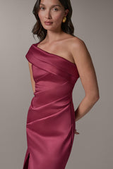 Donna Karan | ONE-SHOULDER GOWN