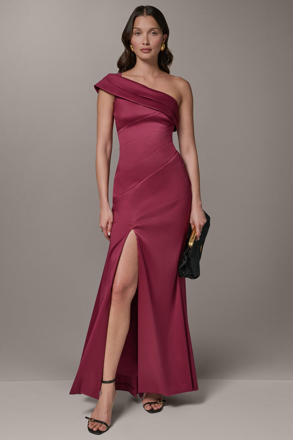 Donna Karan | ONE-SHOULDER GOWN