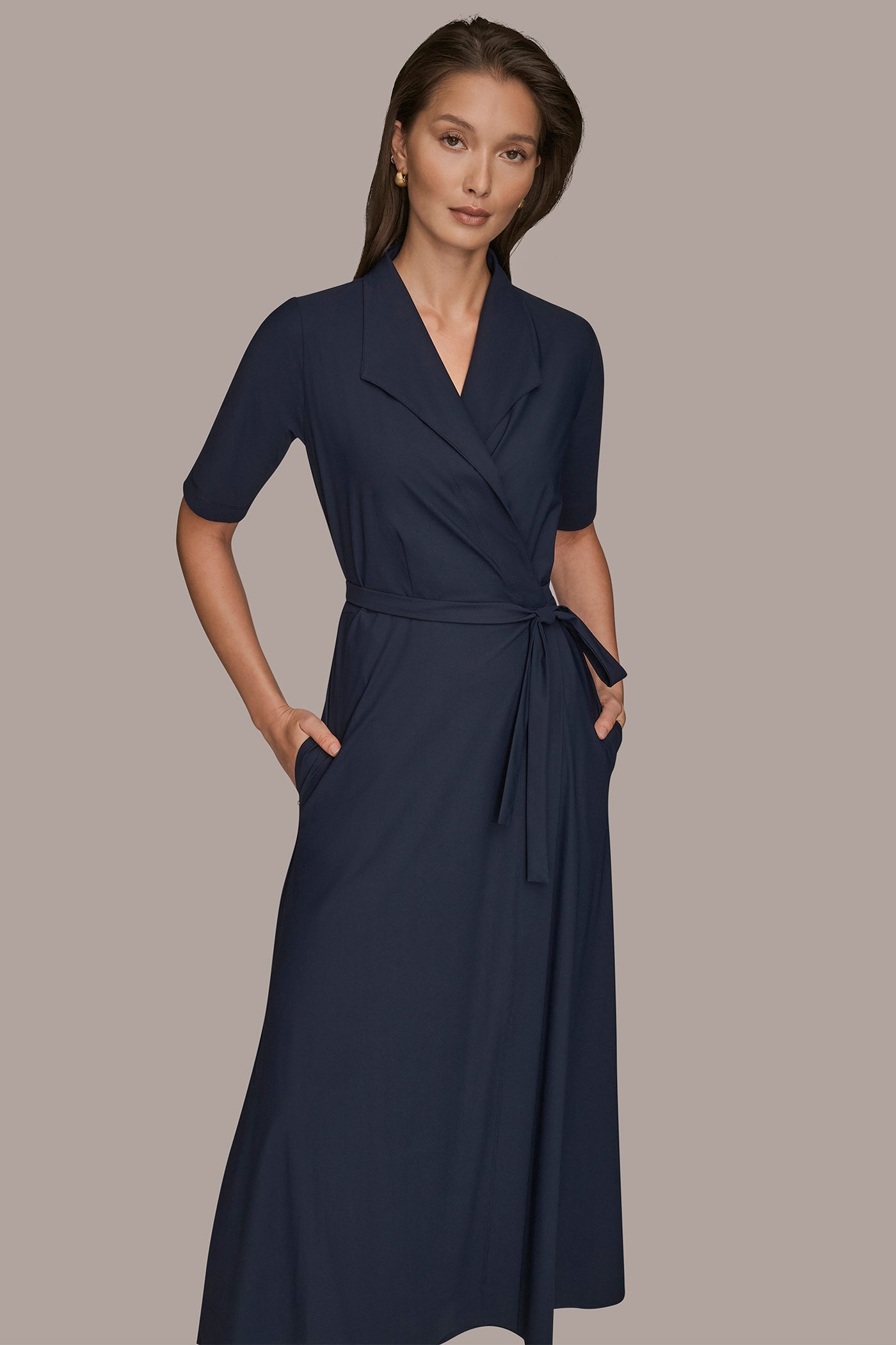 Donna Karan | THE MODERN TRAVEL ELBOW-SLEEVE MIDI WRAP DRESS