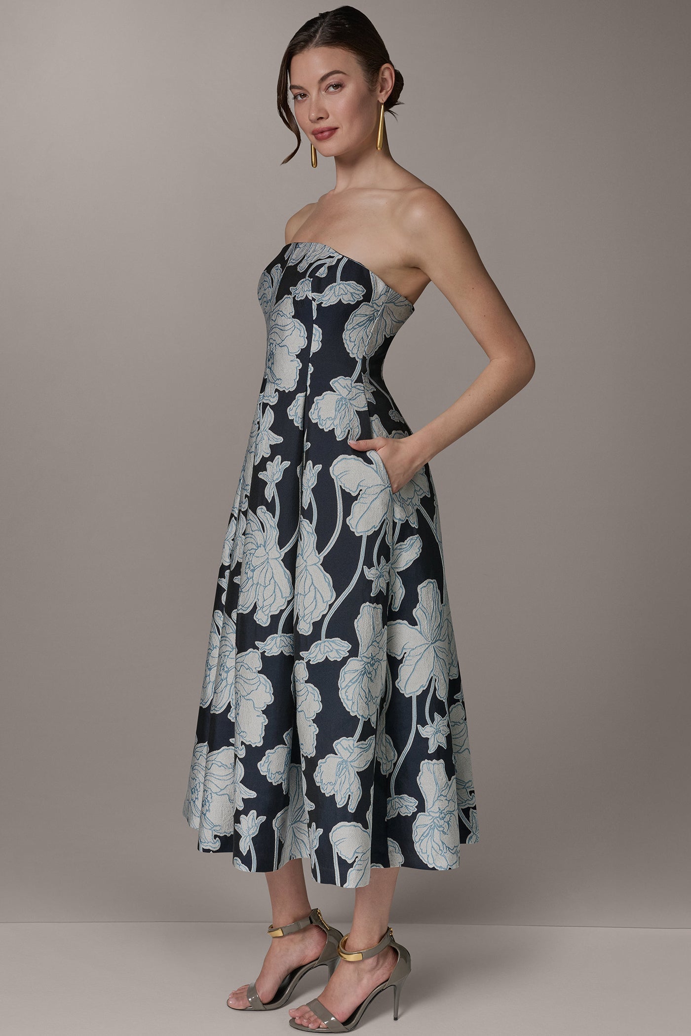 Donna Karan | STRAPLESS MIDI FIT AND FLARE DRESS
