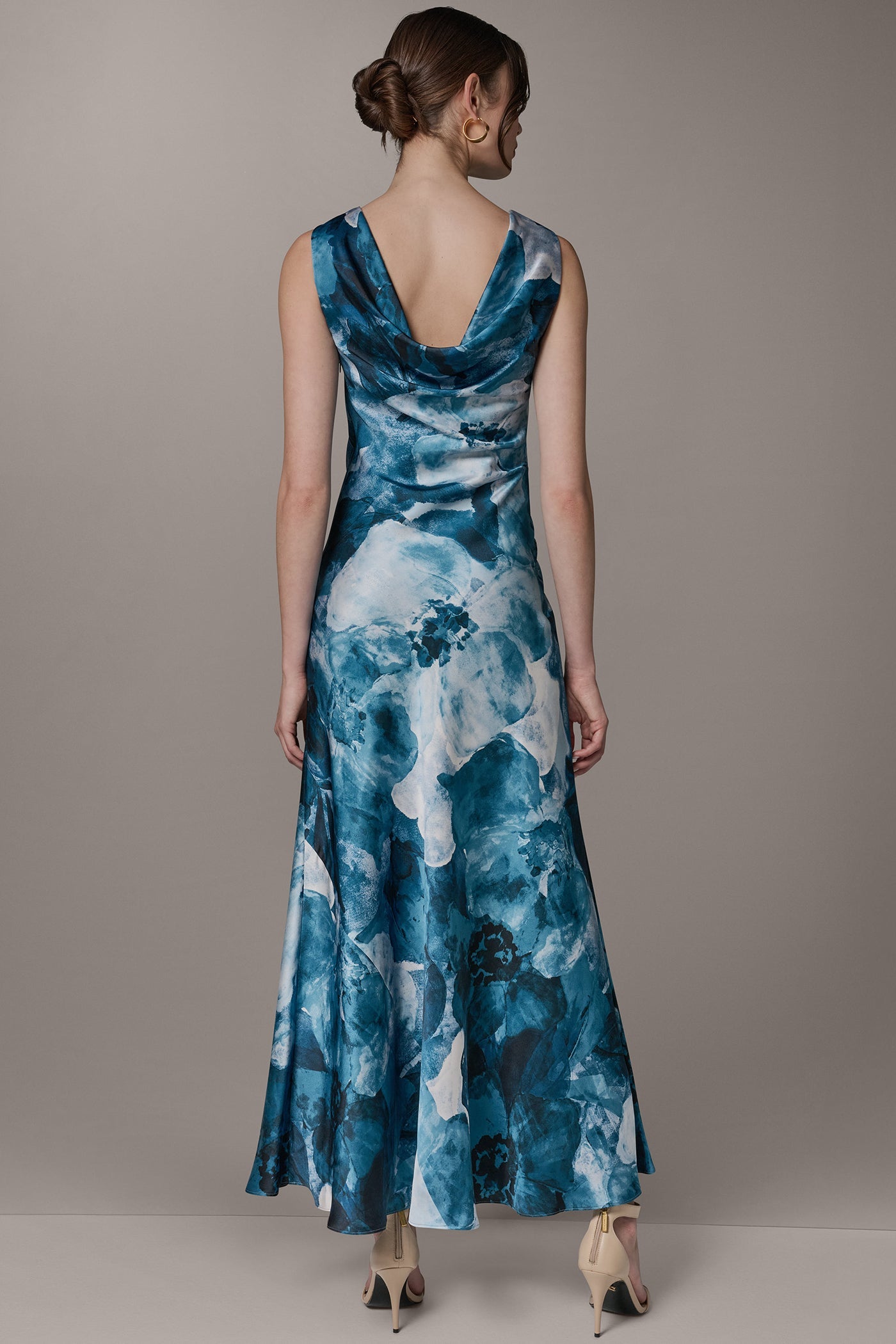 Donna Karan | SLEEVELESS TRUMPET GOWN