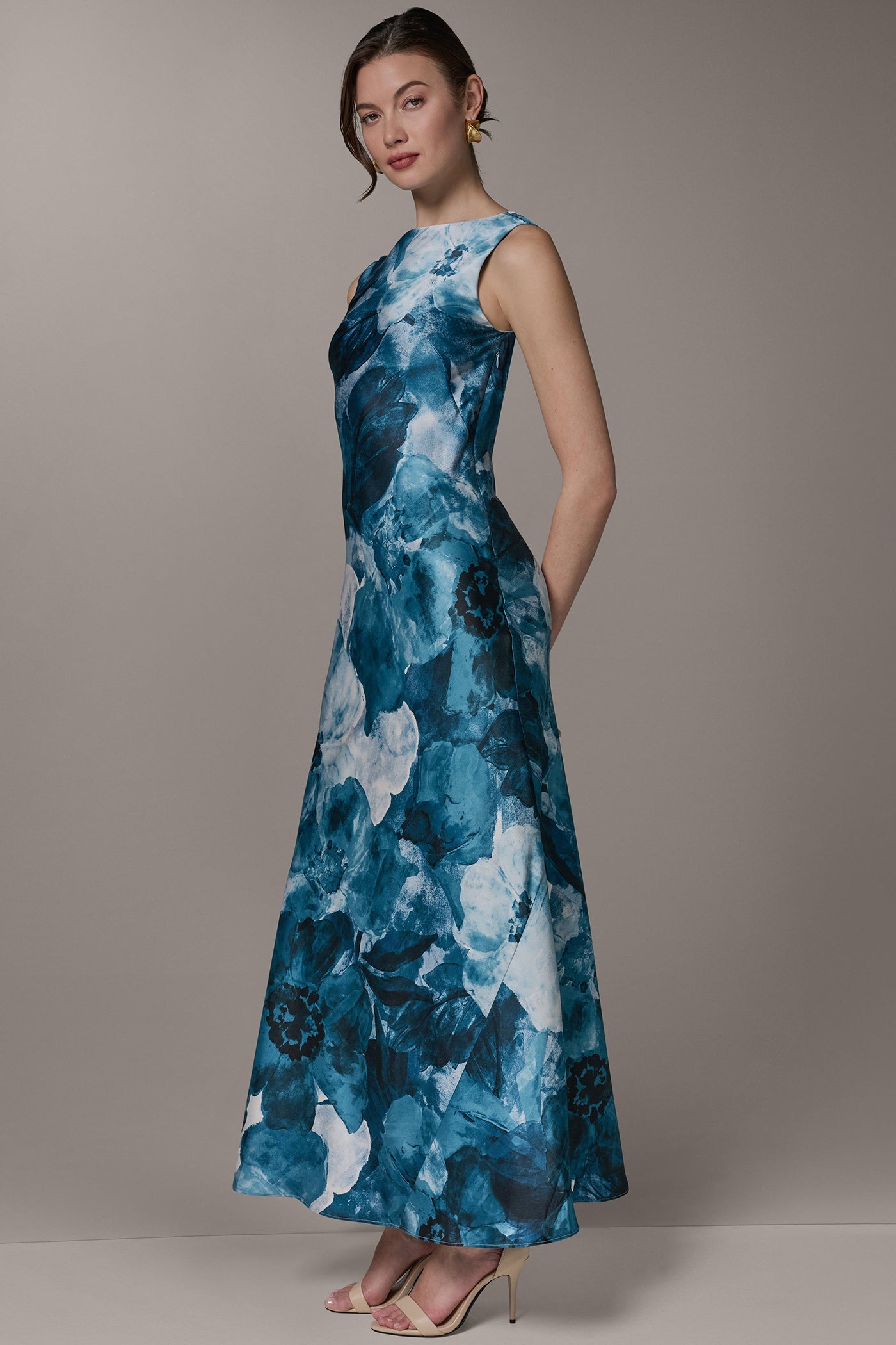 Donna Karan | SLEEVELESS TRUMPET GOWN