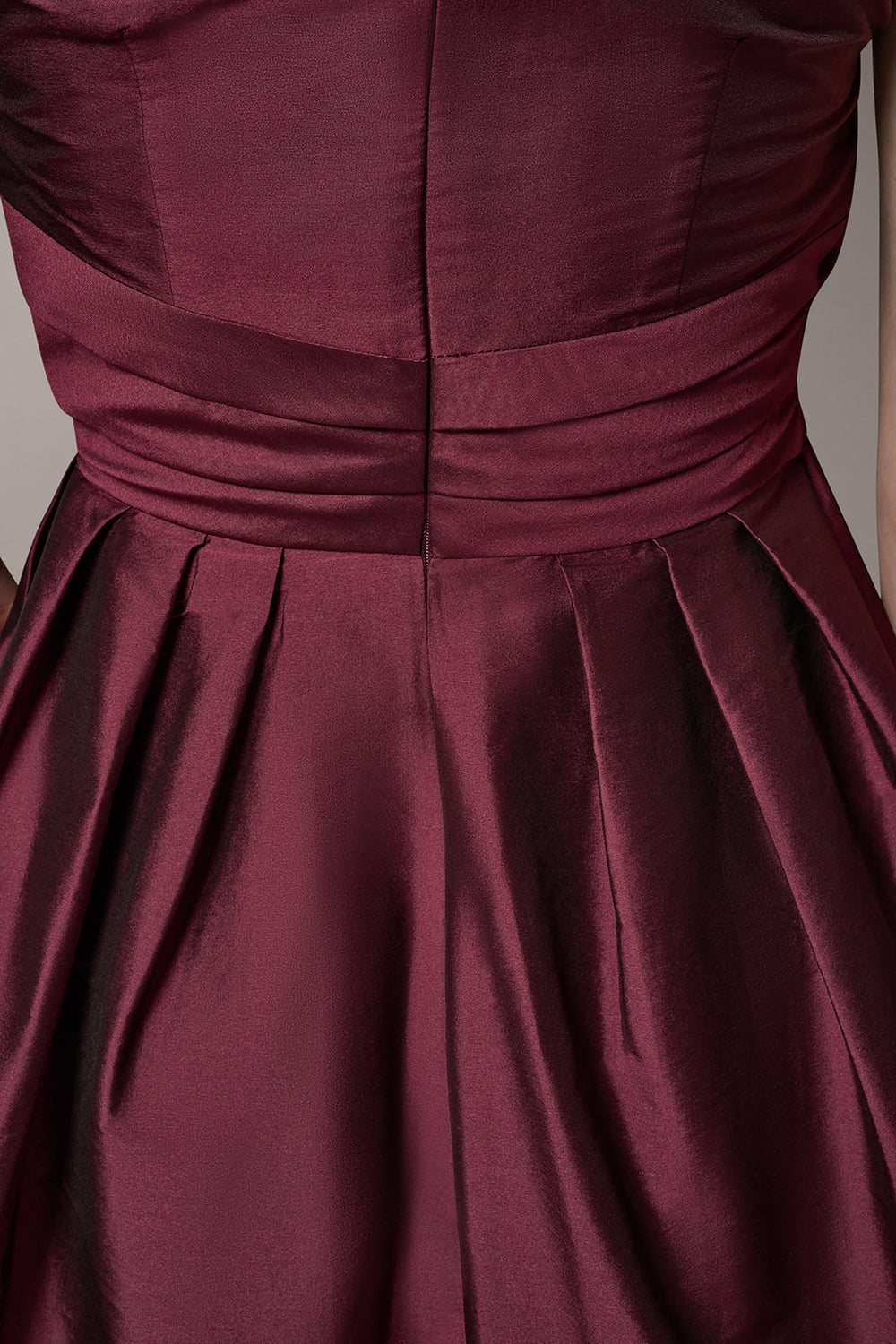 Donna Karan | SLEEVELESS V-NECK TAFFETA MIDI COCKTAIL DRESS