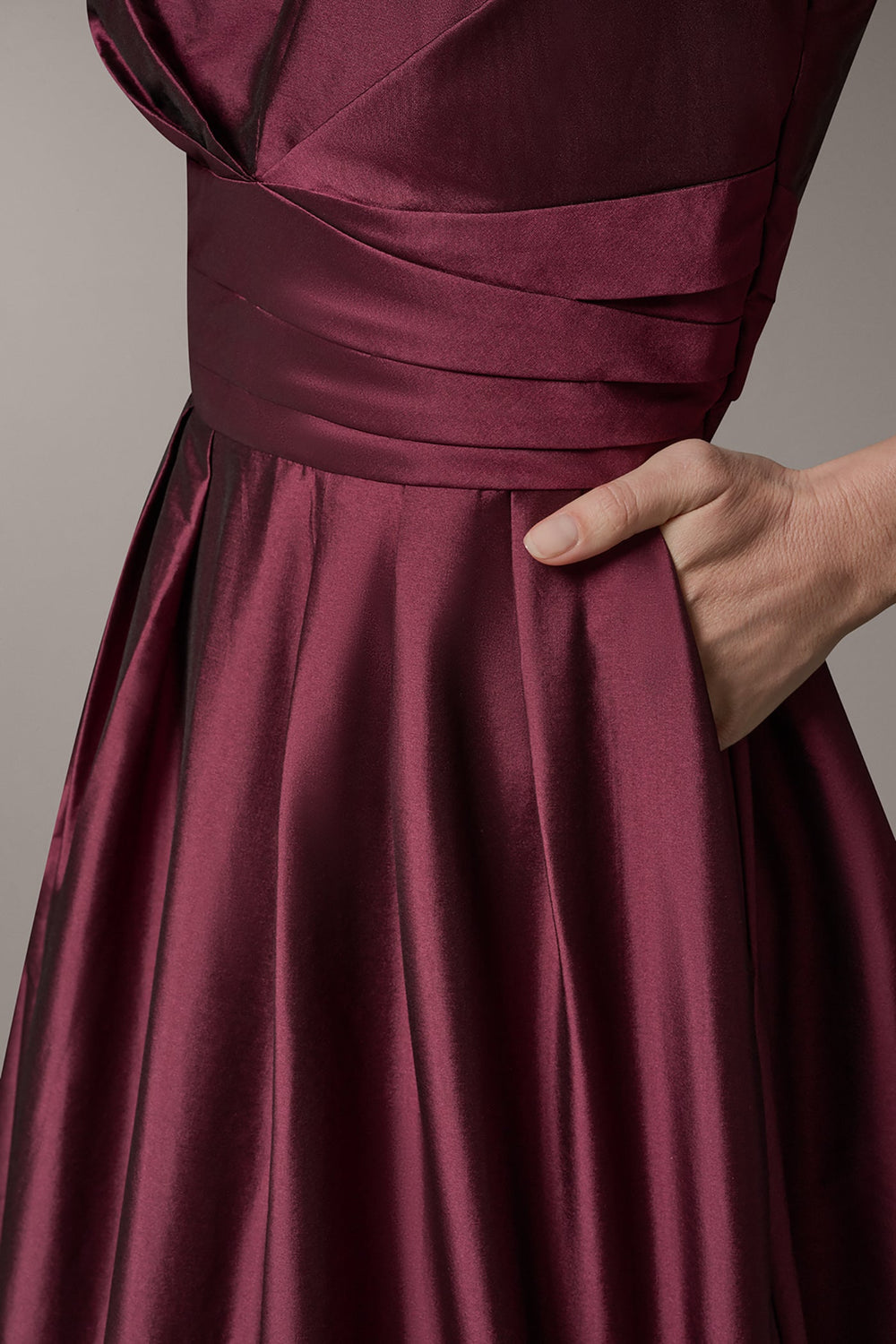 Donna Karan | SLEEVELESS V-NECK TAFFETA MIDI COCKTAIL DRESS