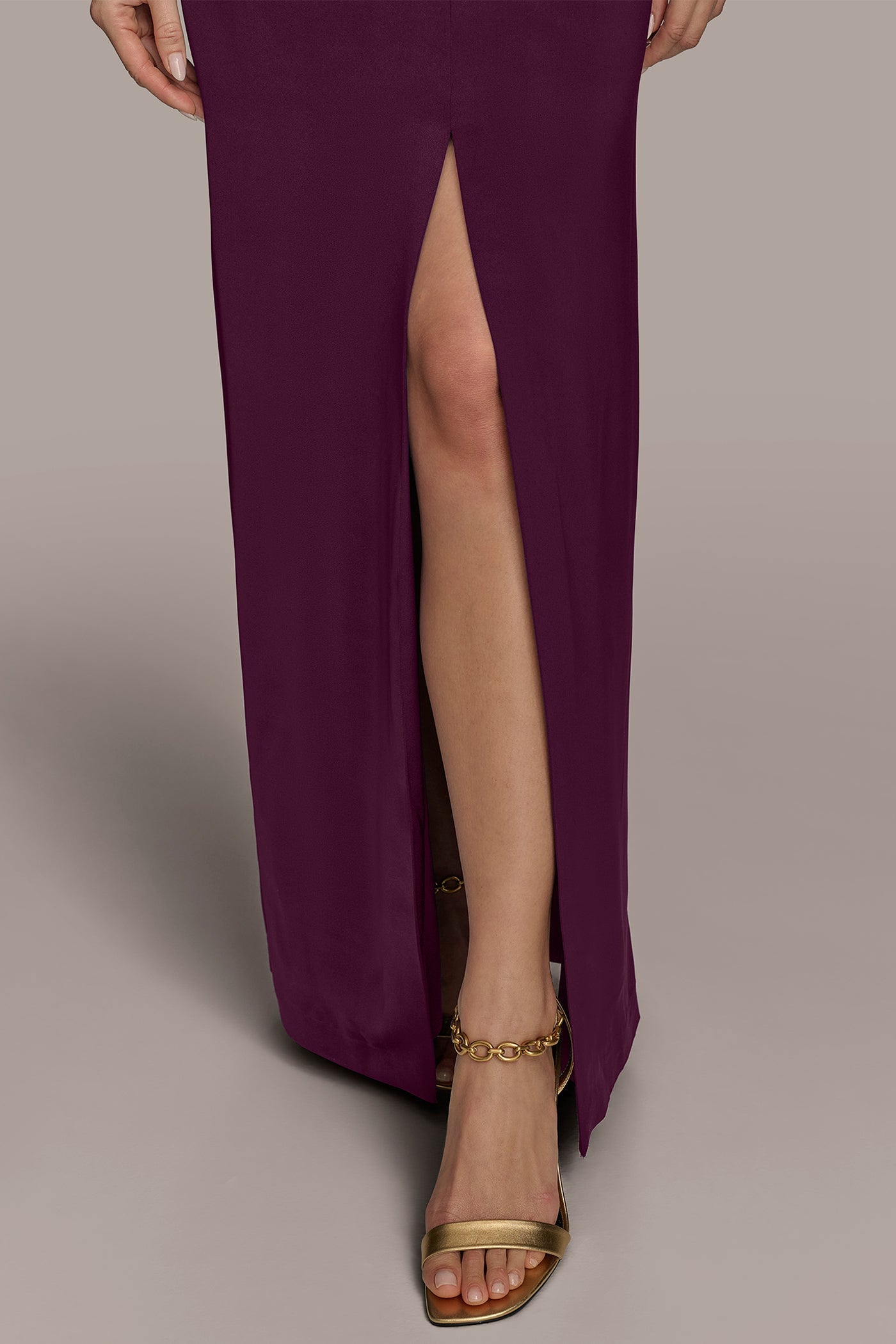 Donna Karan | VNECK GOWN
