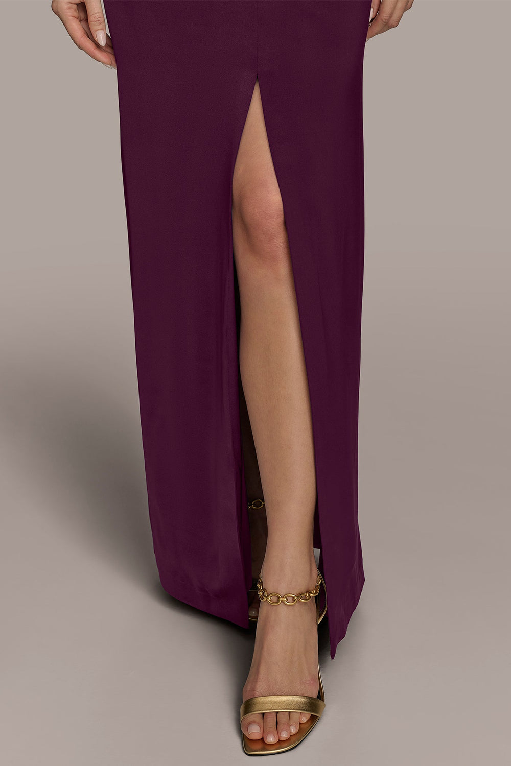 Donna Karan | VNECK GOWN