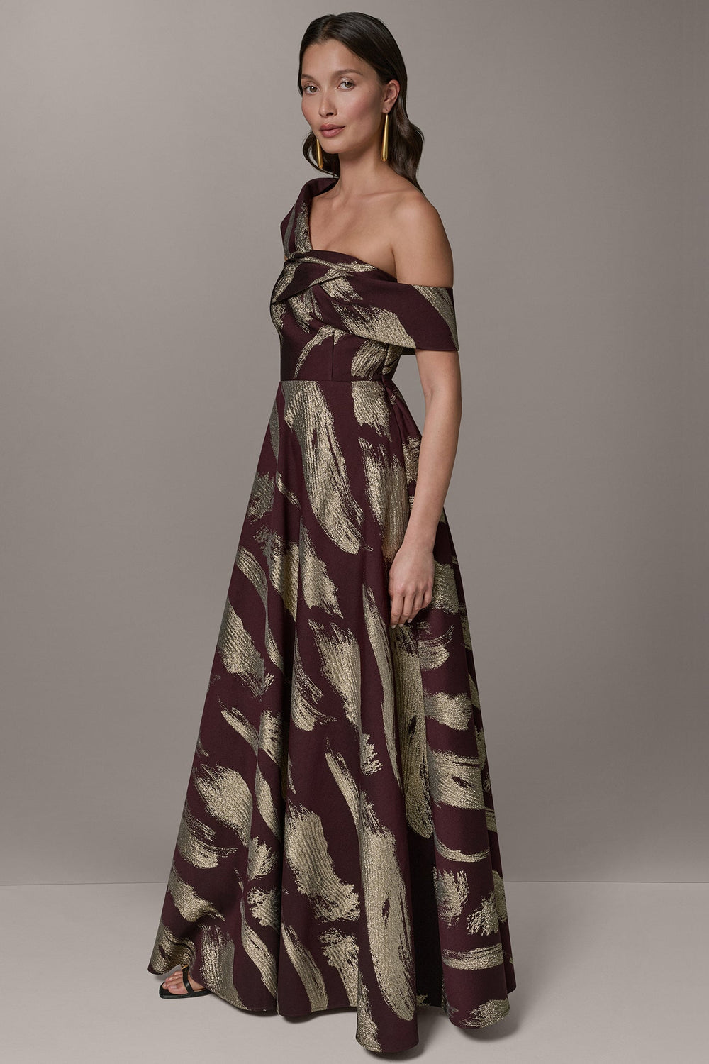 Donna Karan | ONE SHOULDER METALLIC BRUSHTROKE GOWN