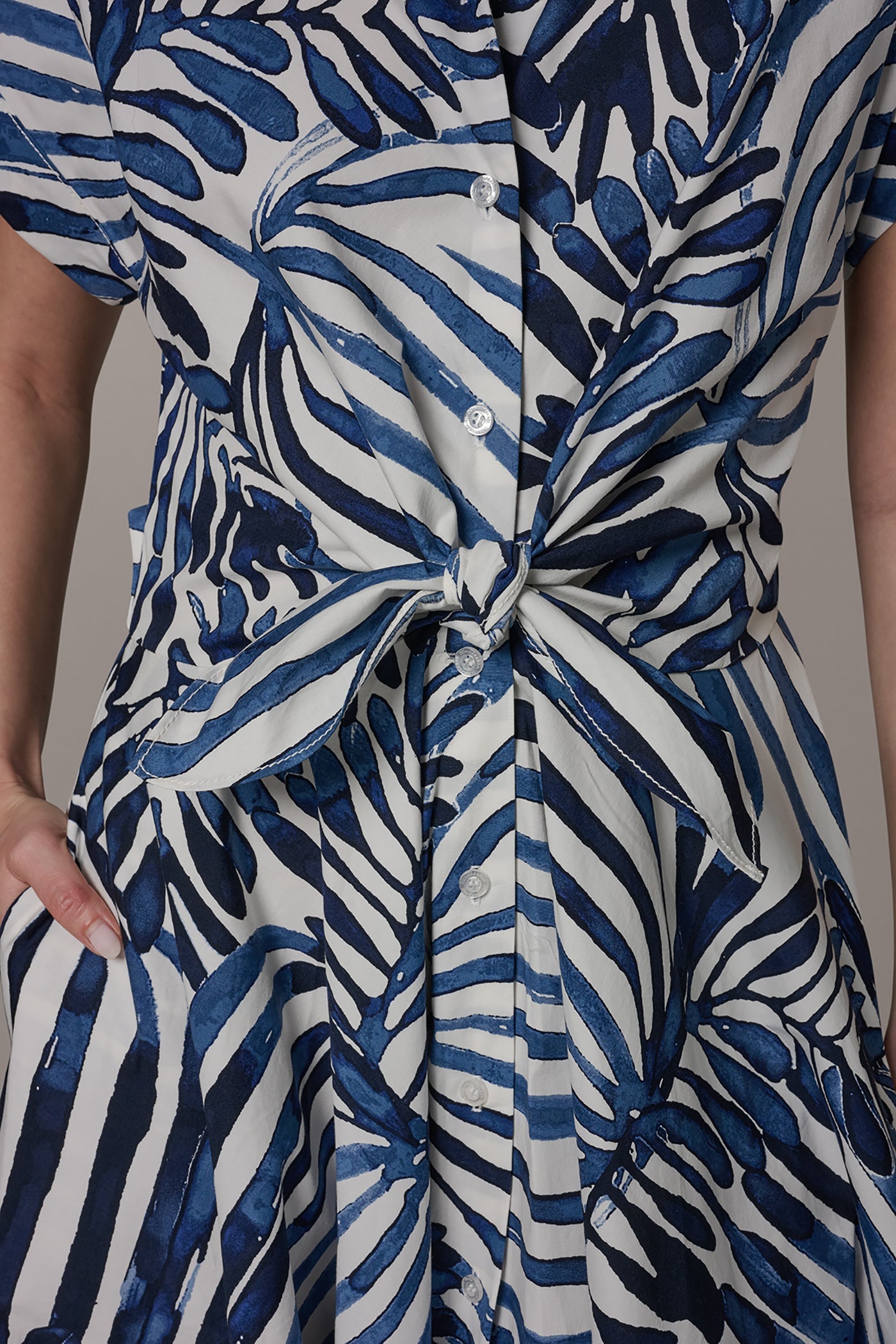 Donna Karan | SHORT SLEEVE TIE FRONT MAXI SHIRT DRESS