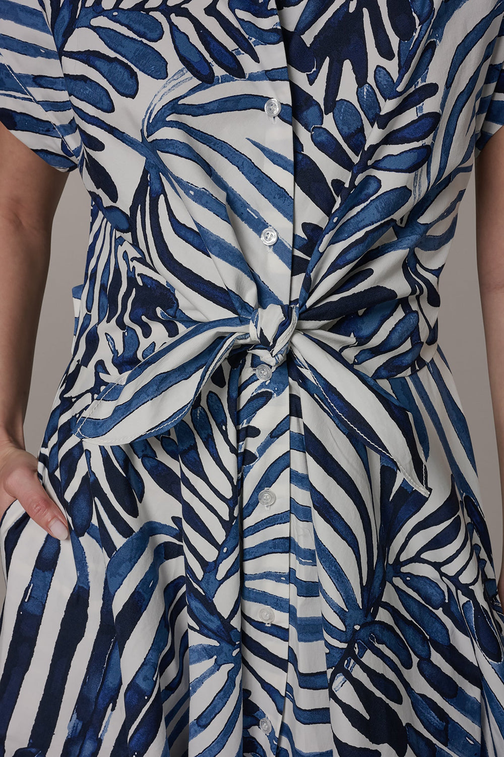 Donna Karan | SHORT SLEEVE TIE FRONT MAXI SHIRT DRESS