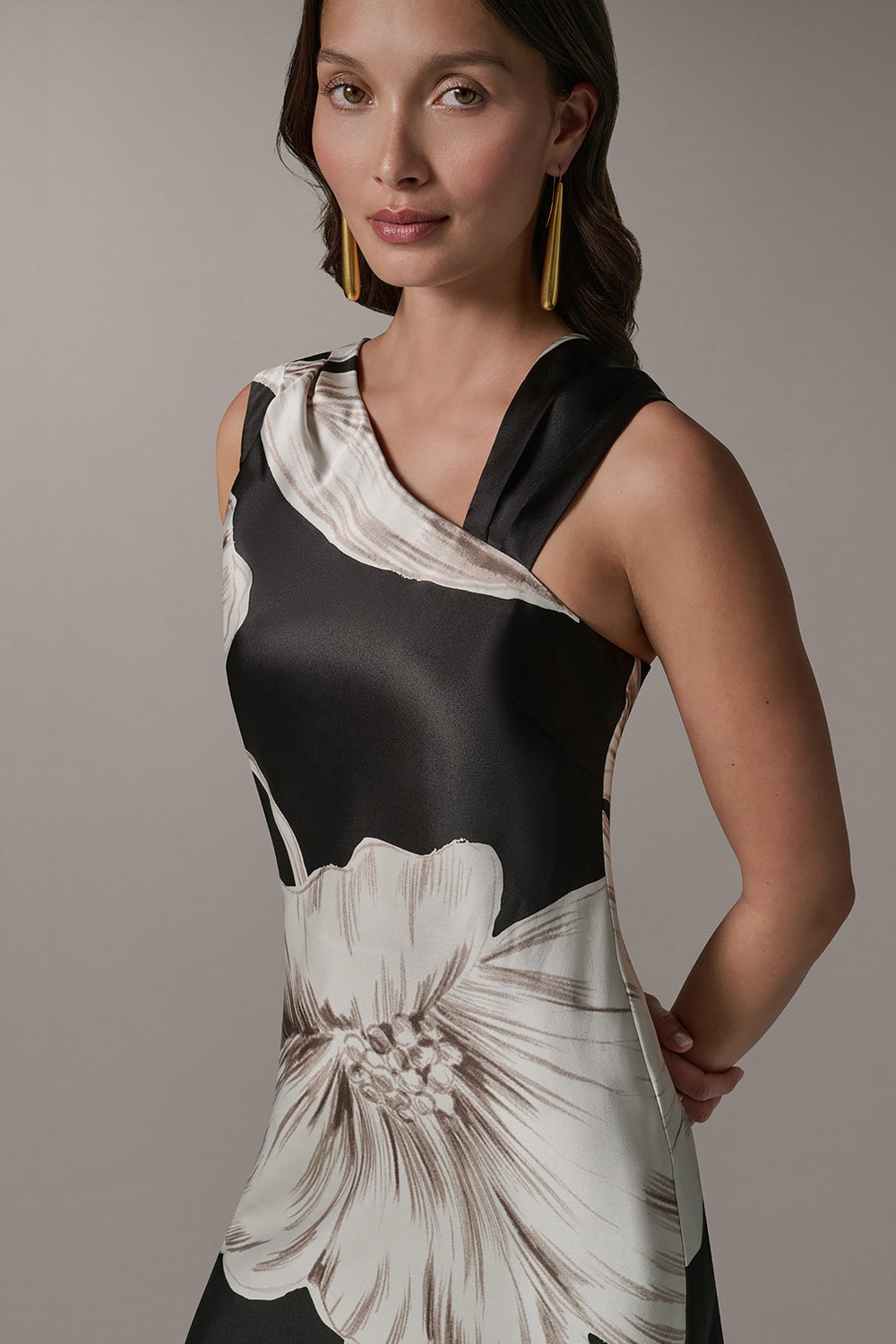 Donna Karan | SLEEVELESS ASYMMETRIC MIDI HALTER DRESS