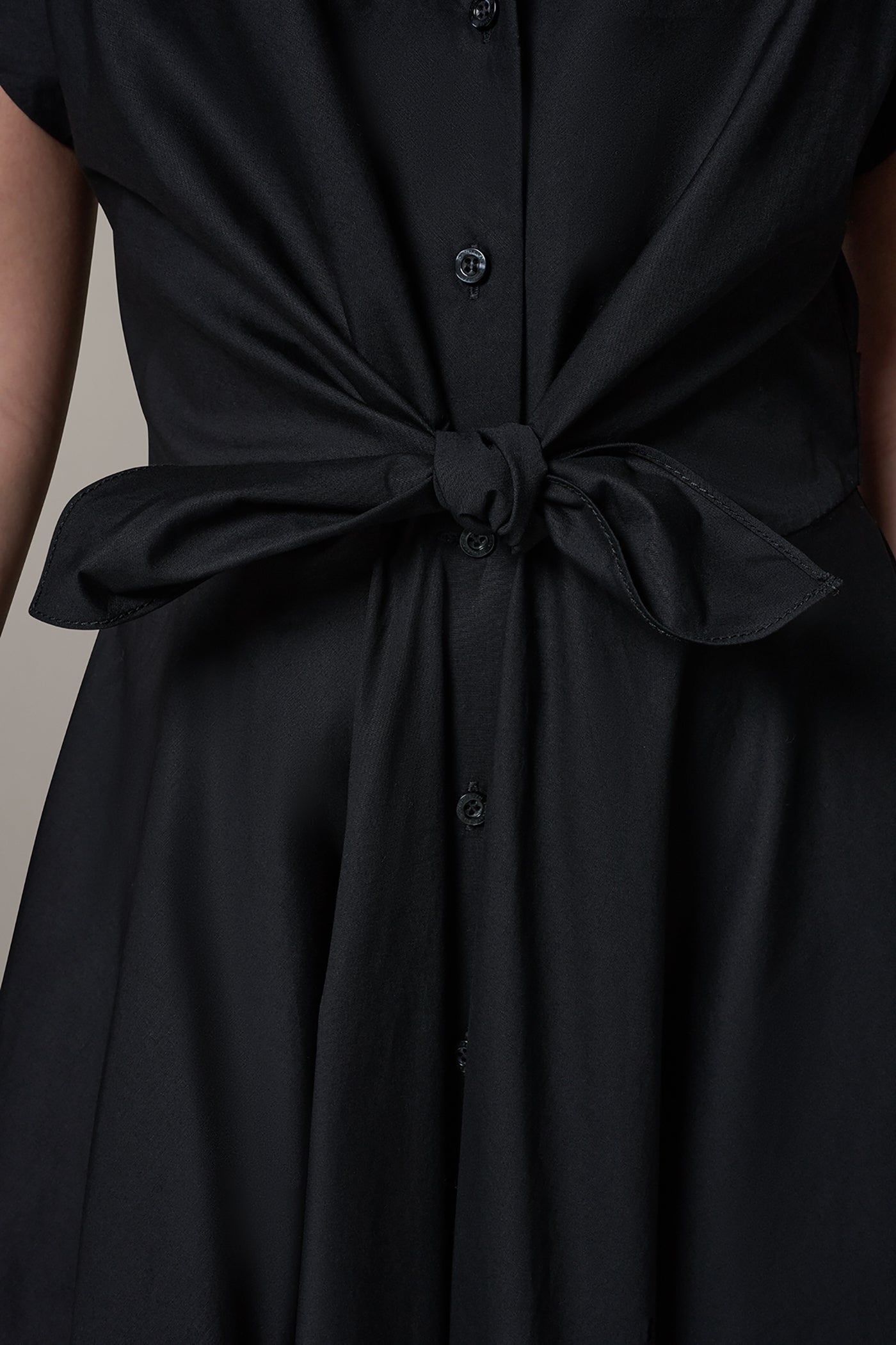 Donna Karan | SHORT SLEEVE TIE FRONT MAXI SHIRT DRESS