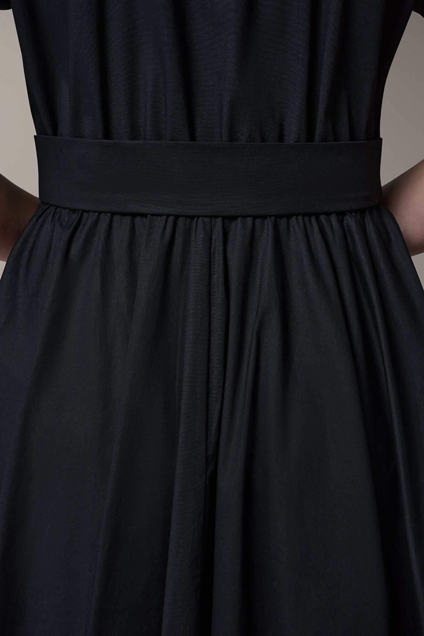 Donna Karan | SHORT SLEEVE TIE FRONT MAXI SHIRT DRESS