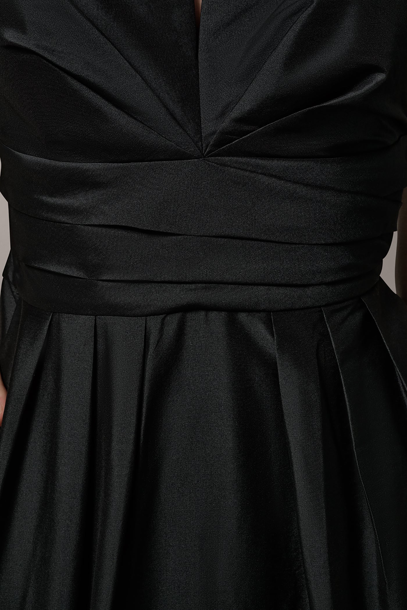 Donna Karan | SLEEVELESS V-NECK TAFFETA MIDI COCKTAIL DRESS