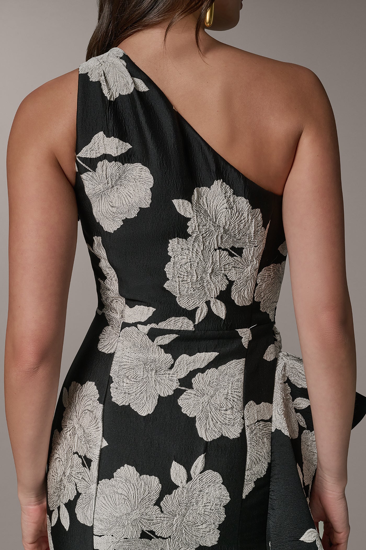 Donna Karan | ONE SHOULDER FLORAL SIDE RUFFLE GOWN