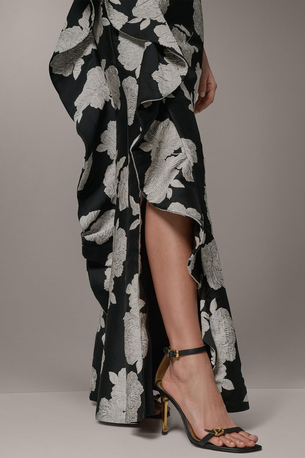 Donna Karan | ONE SHOULDER FLORAL SIDE RUFFLE GOWN