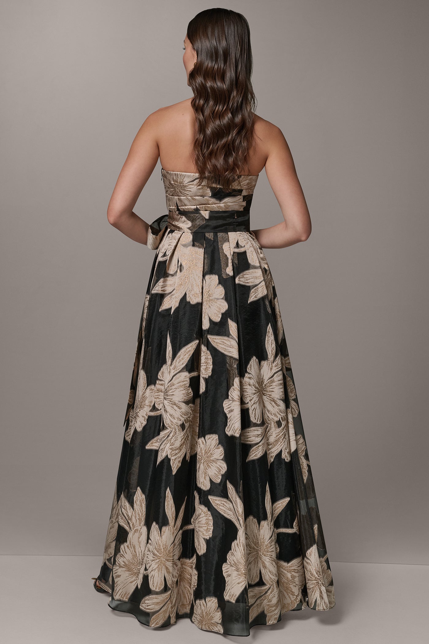 Donna Karan | STRAPLESS SWEETHEART METALLIC FLORAL BALL GOWN