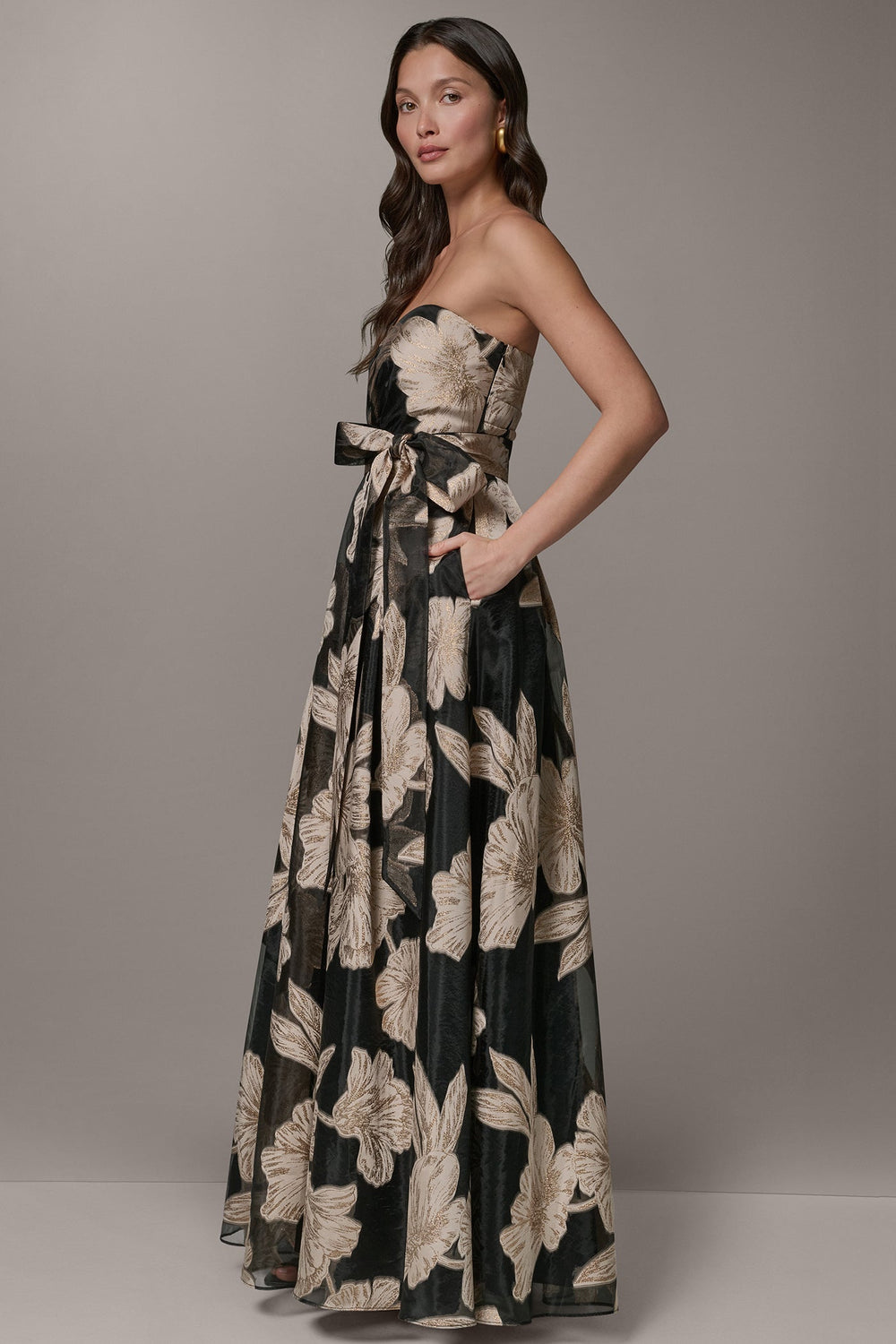 Donna Karan | STRAPLESS SWEETHEART METALLIC FLORAL BALL GOWN