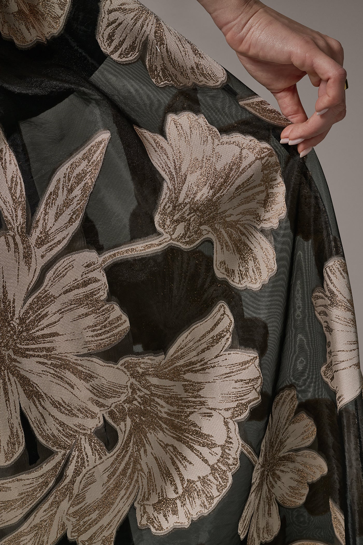 Donna Karan | STRAPLESS SWEETHEART METALLIC FLORAL BALL GOWN