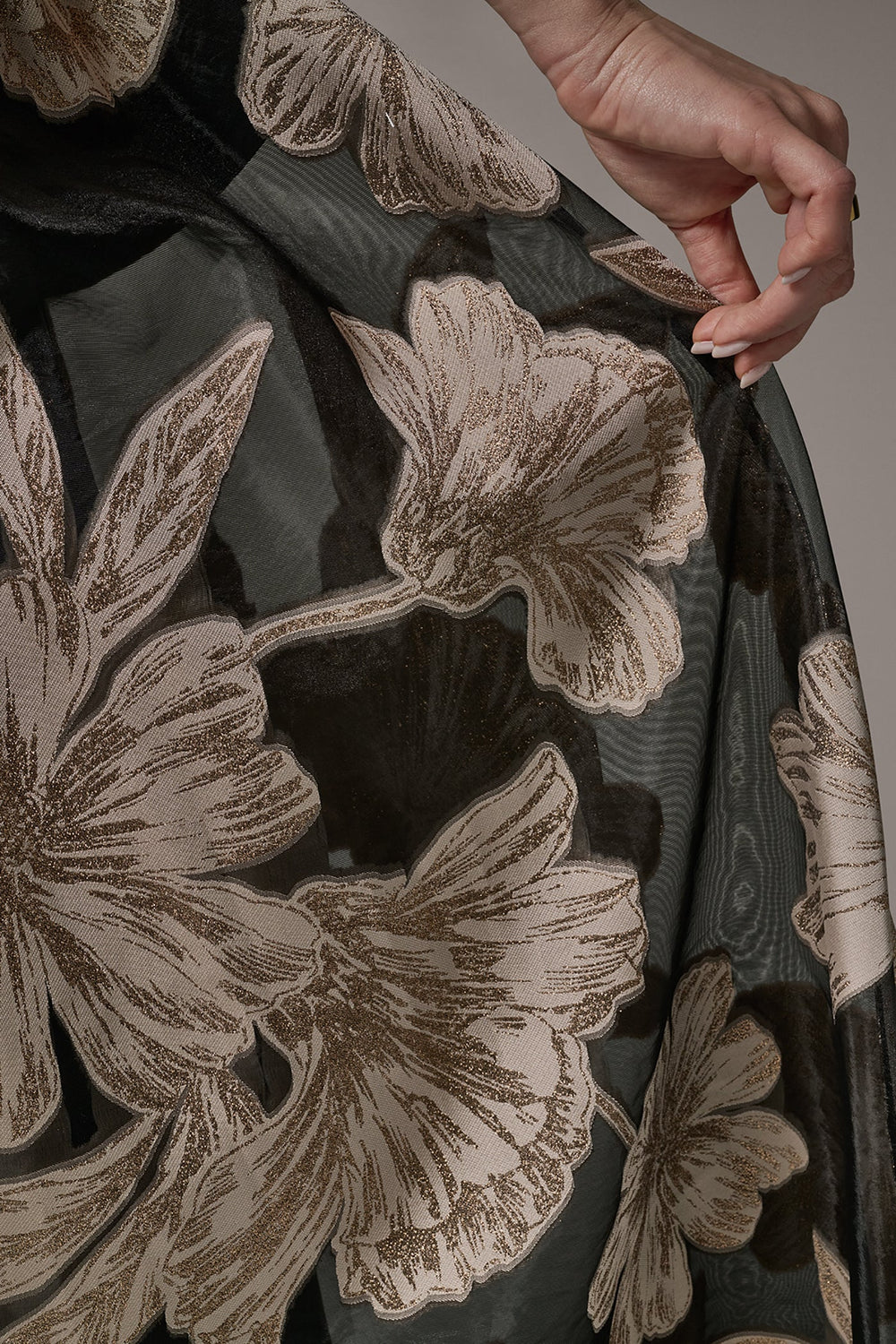 Donna Karan | STRAPLESS SWEETHEART METALLIC FLORAL BALL GOWN