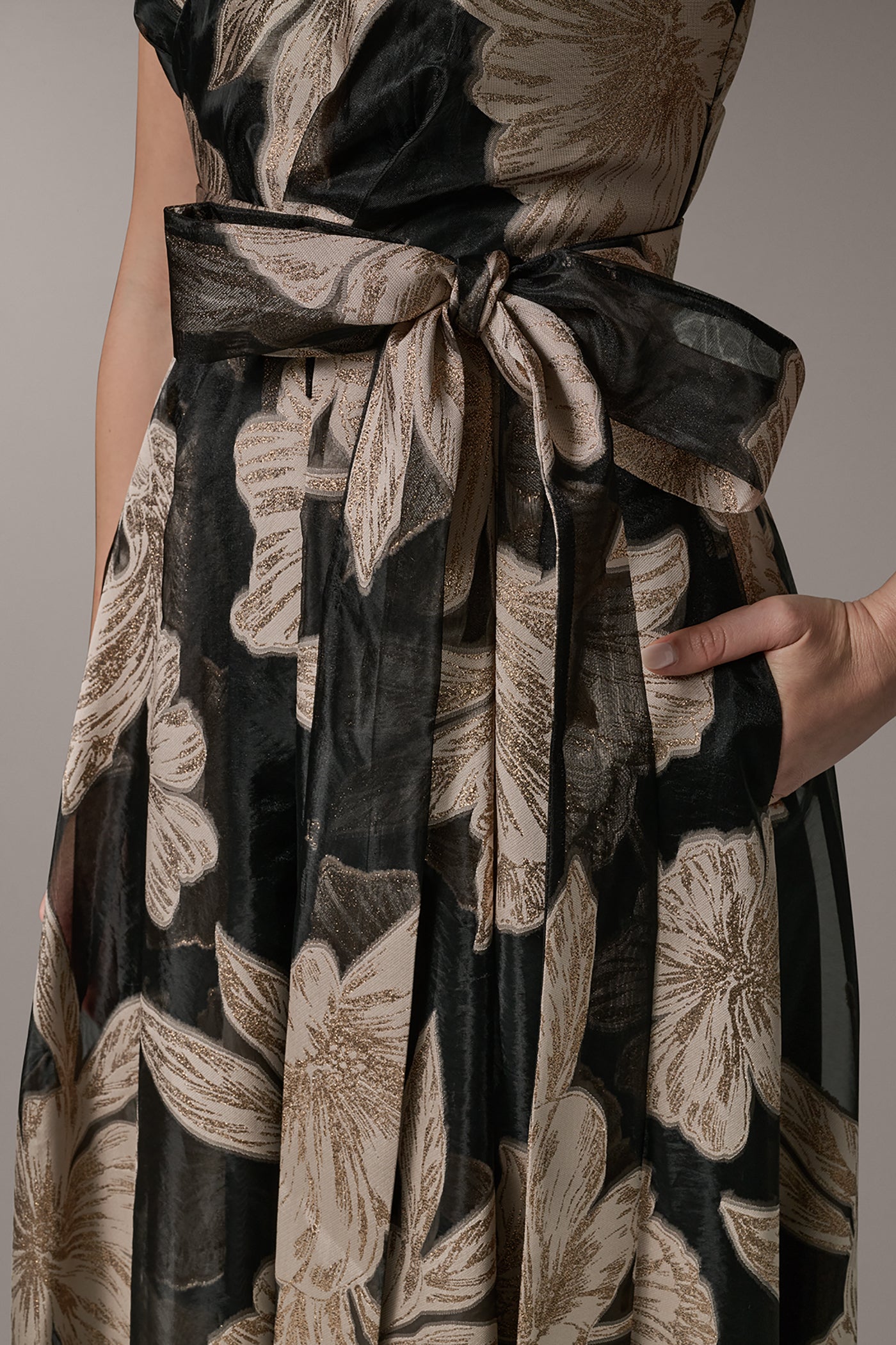Donna Karan | STRAPLESS SWEETHEART METALLIC FLORAL BALL GOWN