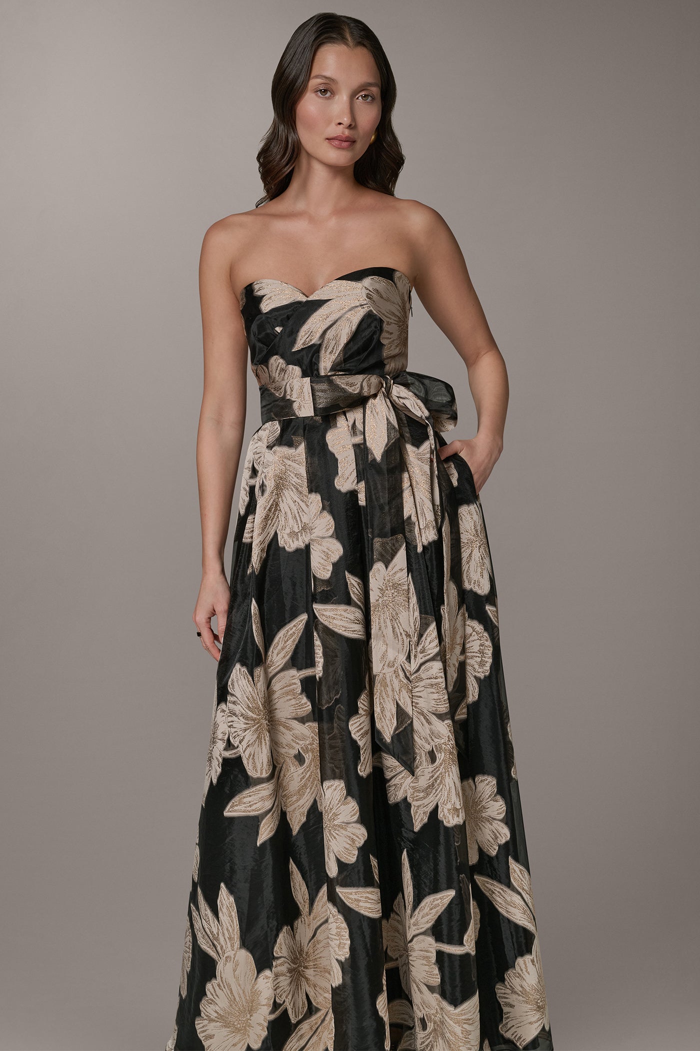 Donna Karan | STRAPLESS SWEETHEART METALLIC FLORAL BALL GOWN