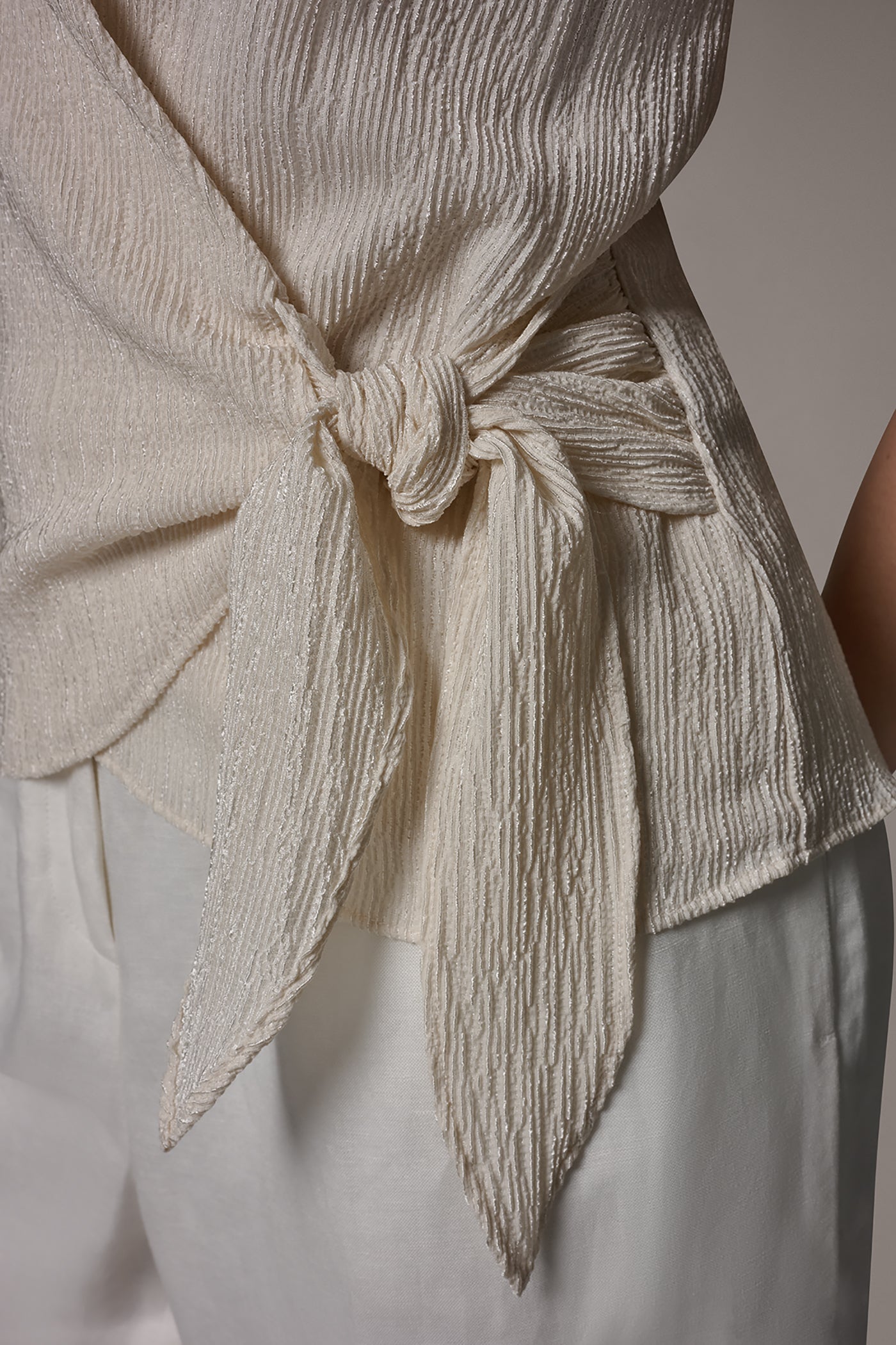 Donna Karan | WRAP-EFFECT CRINKLE TOP