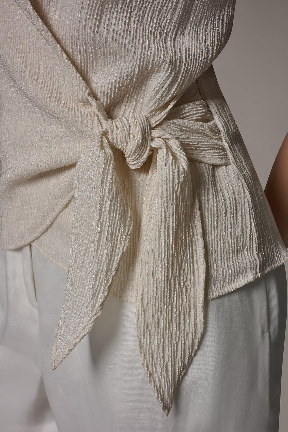 Donna Karan | WRAP-EFFECT CRINKLE TOP