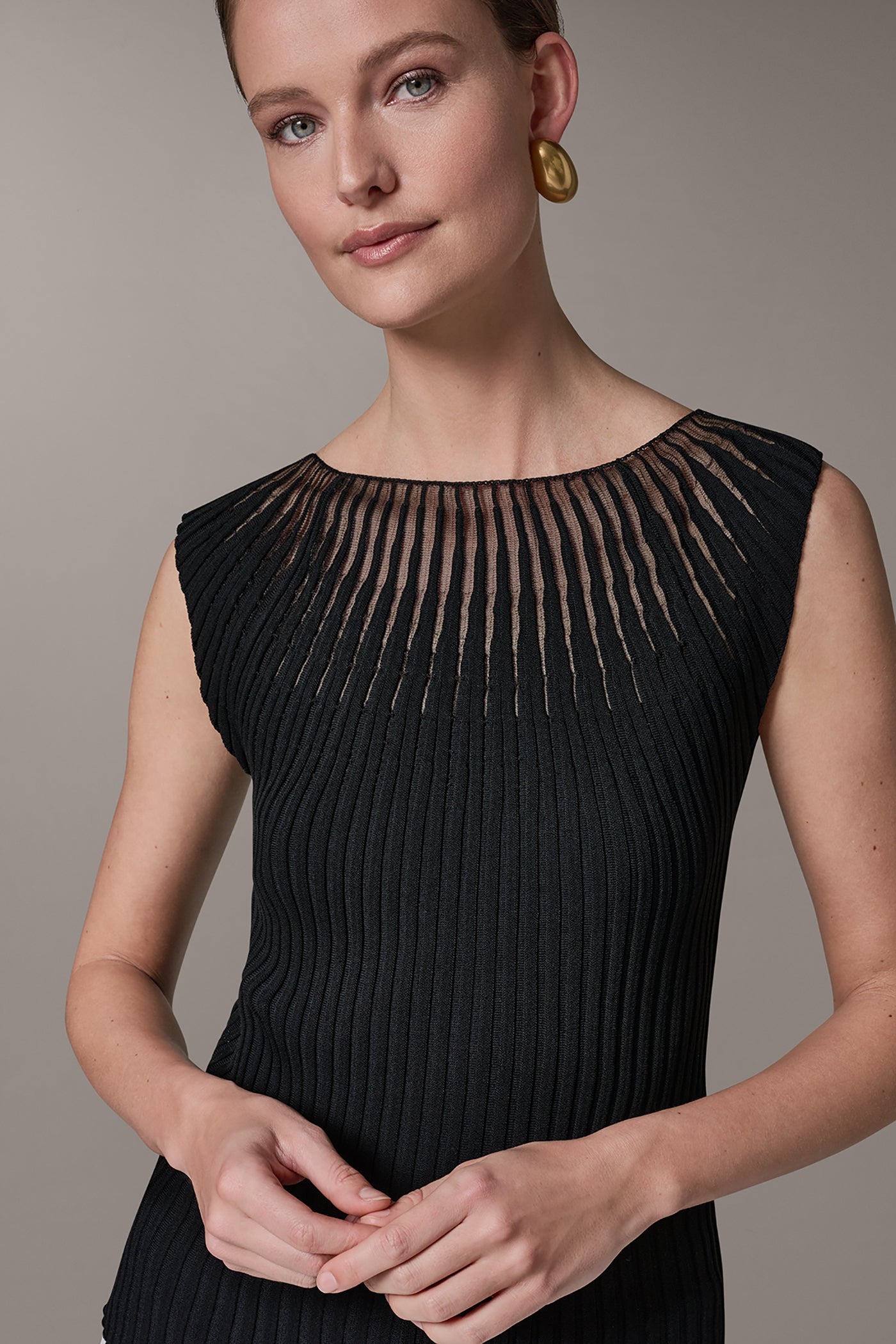 Donna Karan | RIBBED SLEEVLESS SWEATER