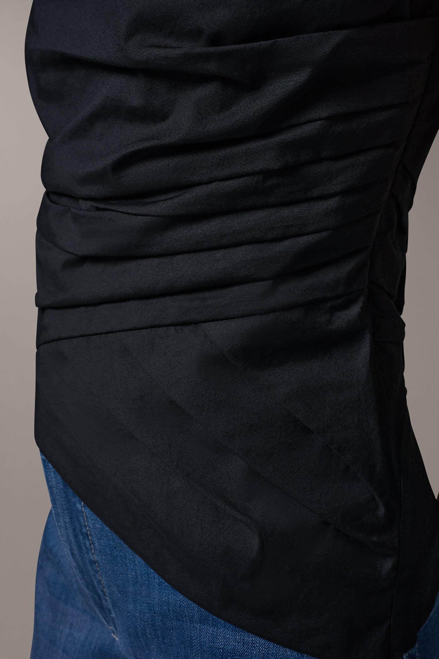 Donna Karan | SLEEVELESS ASYMMETRIC BLOUSE