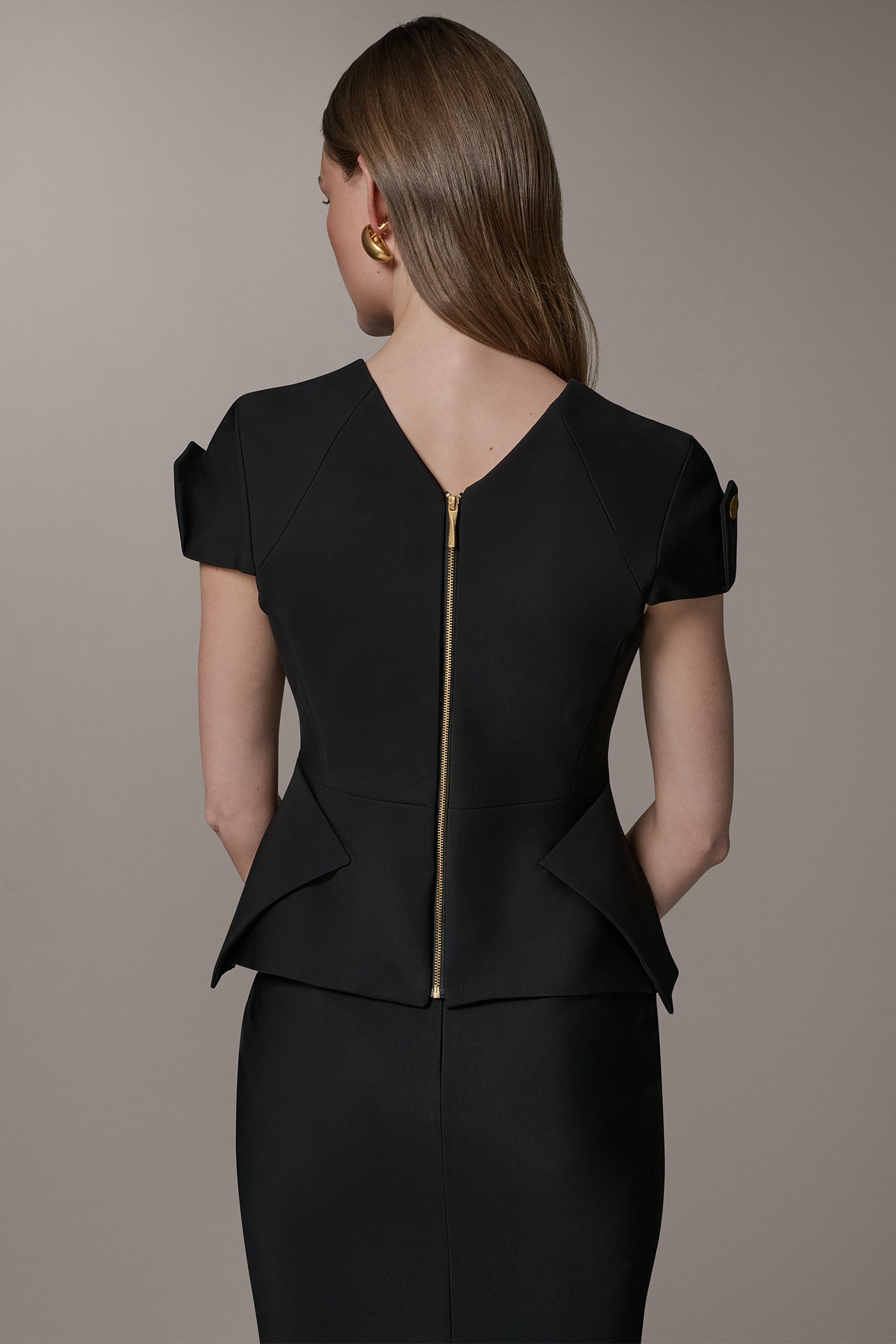 Donna Karan | SHORT SLEEVE PEPLUM TOP