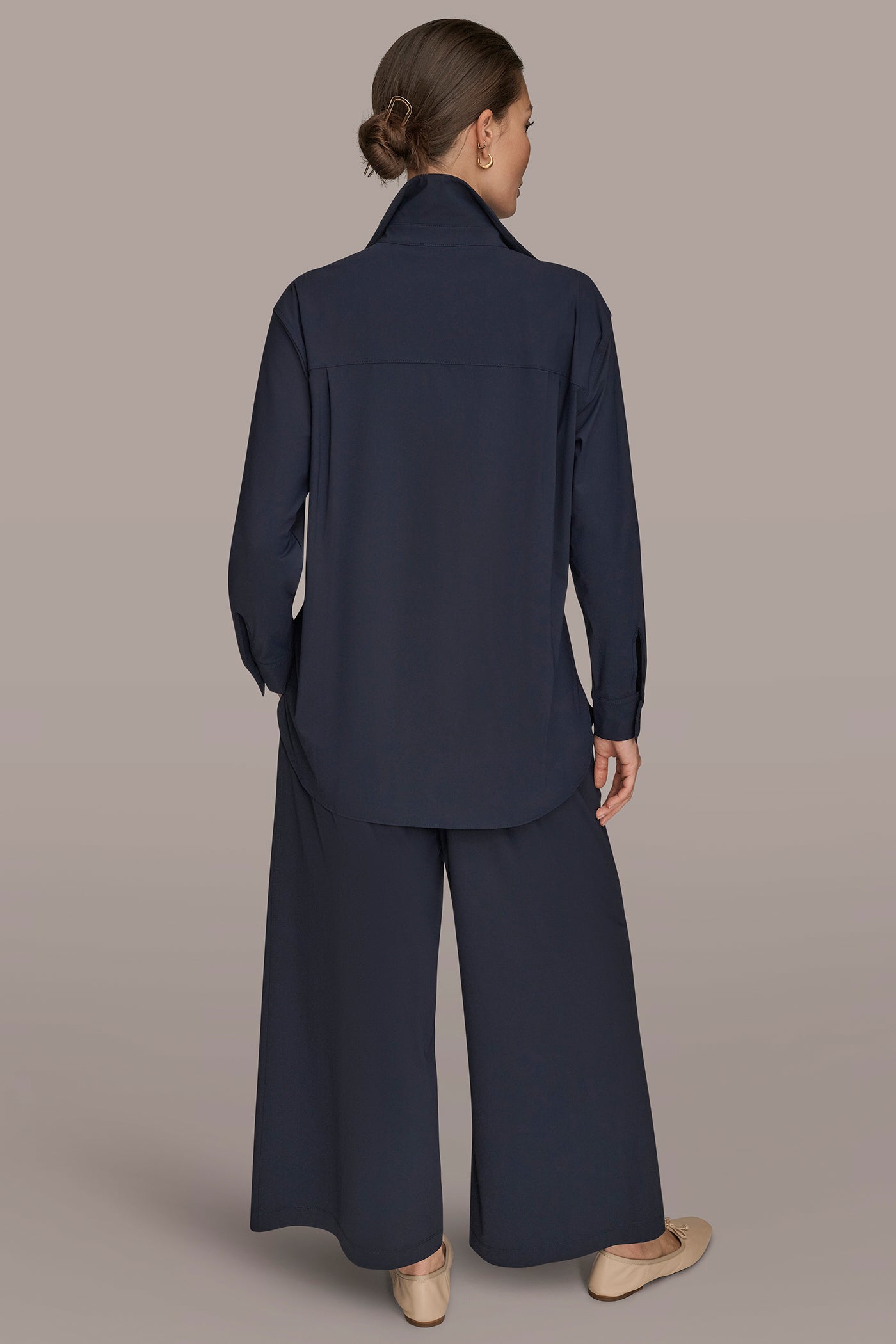 Donna Karan | THE MODERN TRAVEL BUTTON-DOWN SHIRT