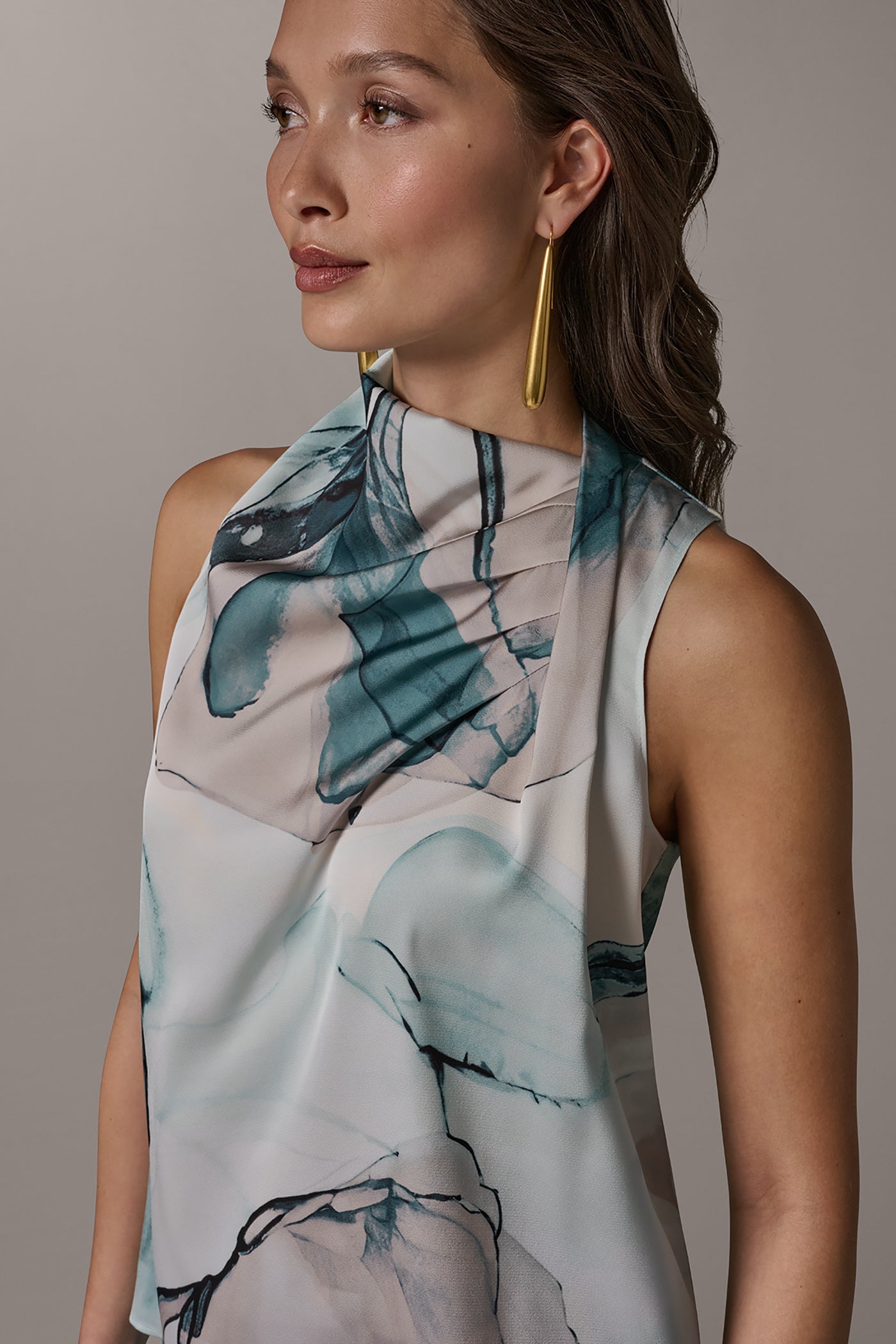 Donna Karan | DRAPE TWIST SHOULDER BLOUSE