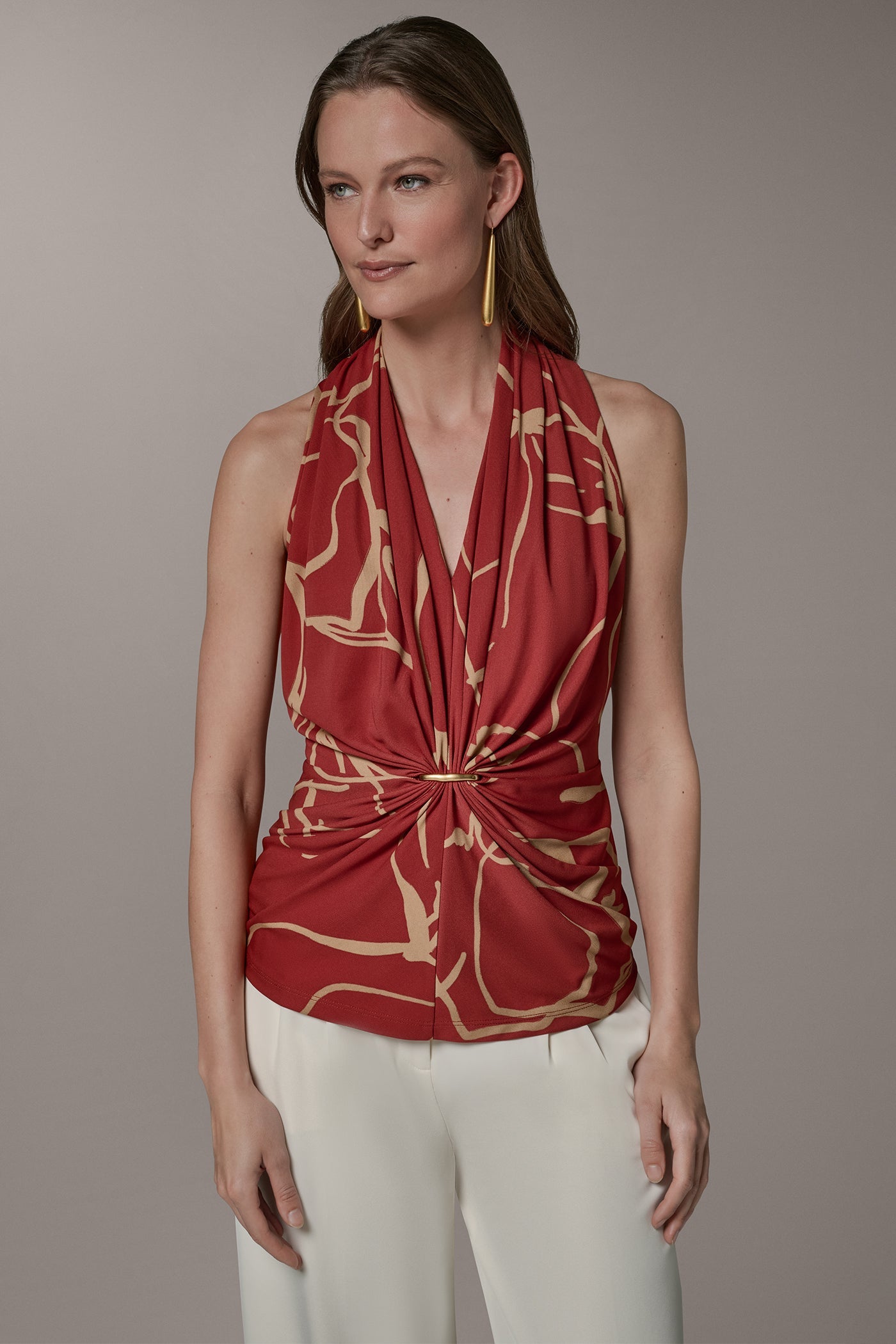 Donna Karan | RUCHED V-NECK TOP