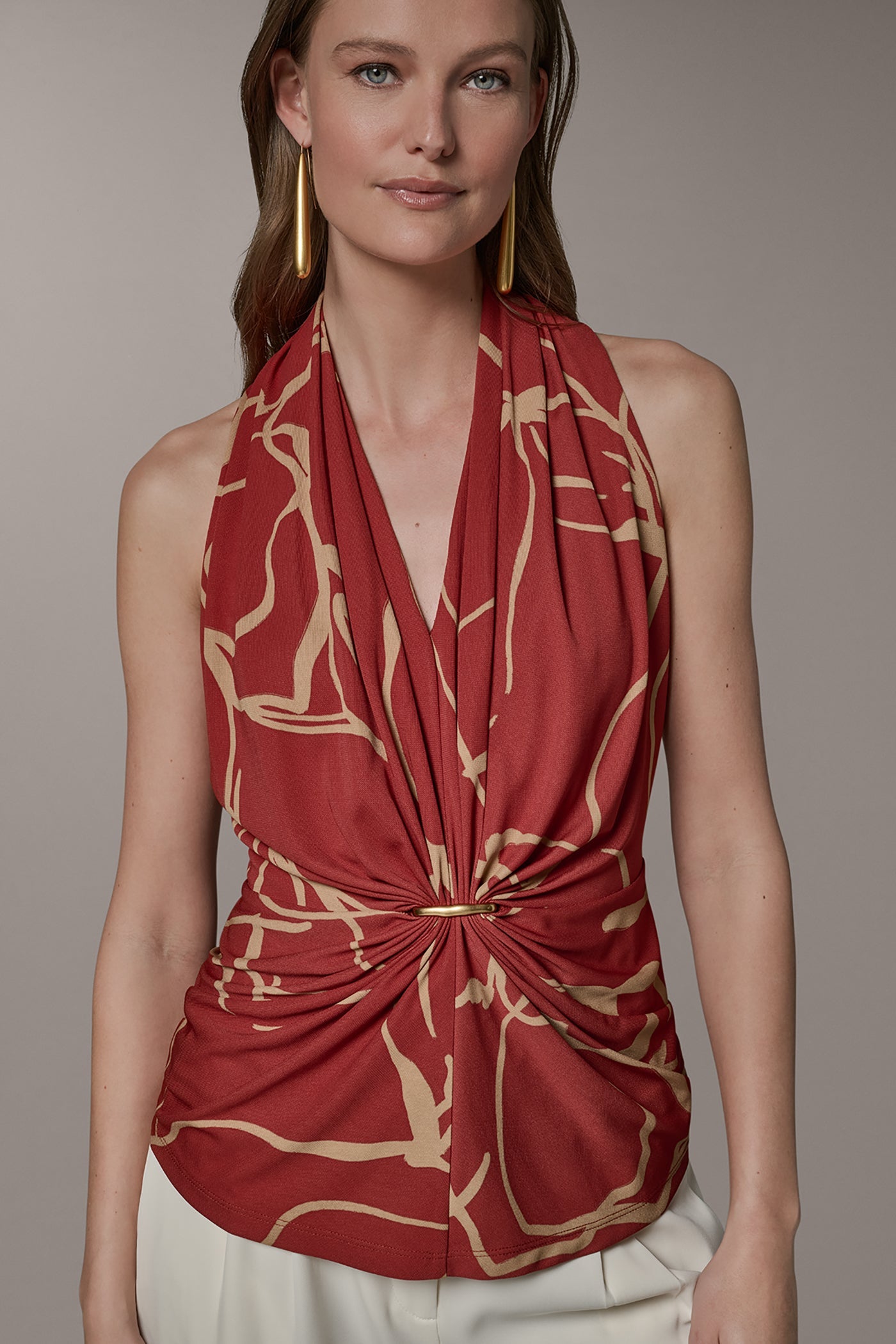 Donna Karan | RUCHED V-NECK TOP