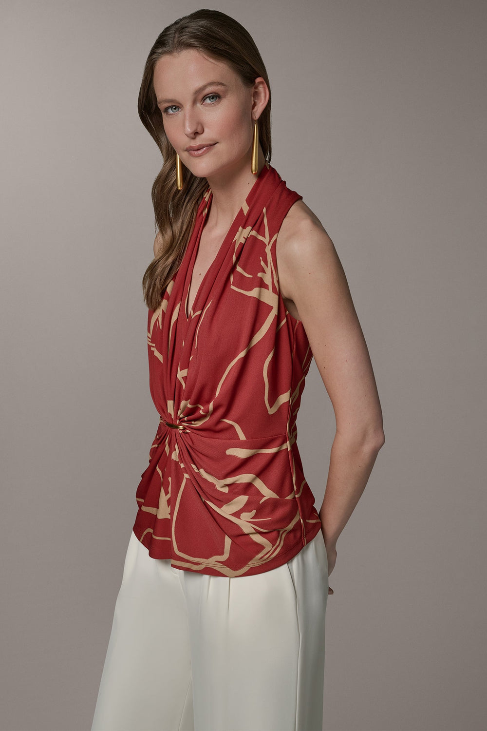 Donna Karan | RUCHED V-NECK TOP