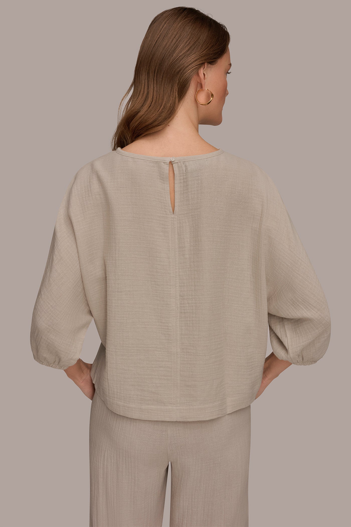 Donna Karan | 3/4 SLEEVE TWIST CUFF BLOUSE